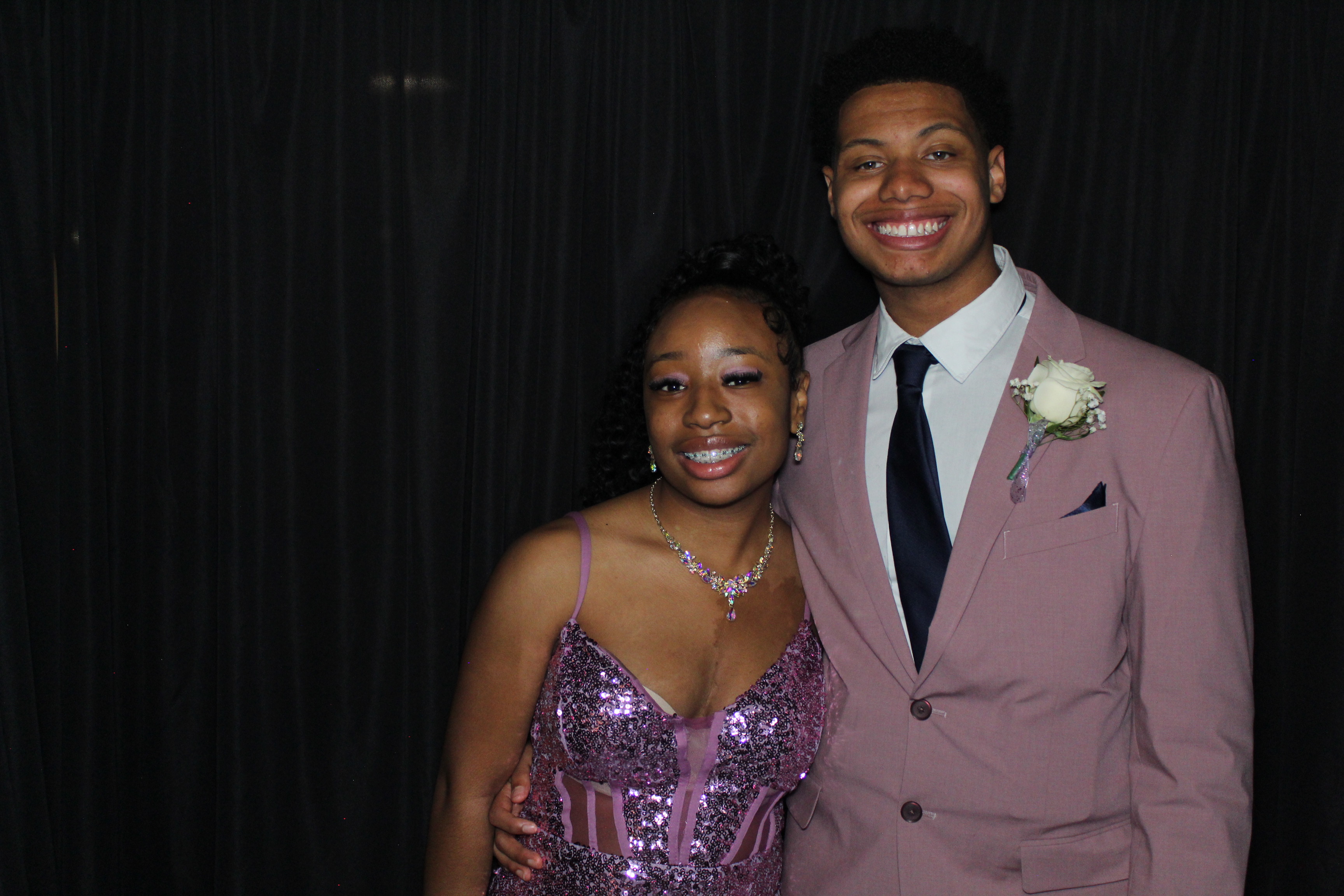Walnut Hills Prom 2025 | View more photos from the event at gallery.photoboothcincy.com/u/PhotoBoothCincy/Walnut-Hills-Prom-2025