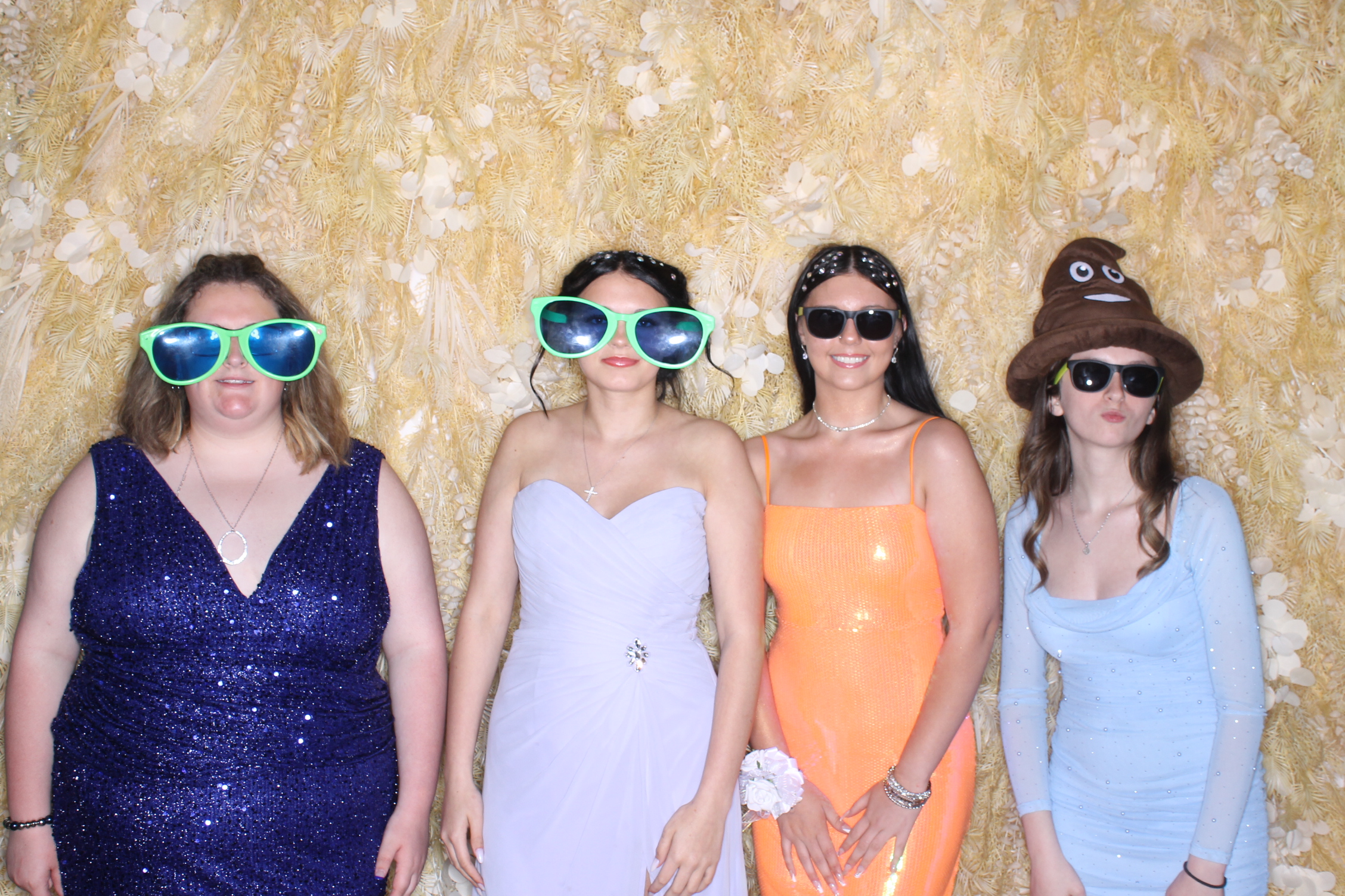 West Clermont 2025 Prom | View more photos from the event at gallery.photoboothcincy.com/u/PhotoBoothCincy/West-Clermont-2025-Prom