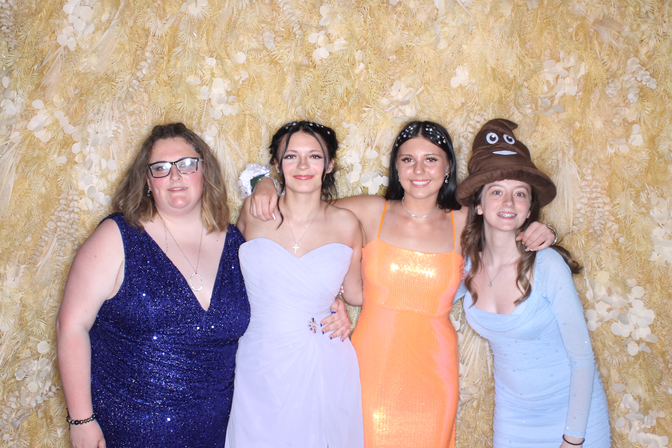 West Clermont 2025 Prom | View more photos from the event at gallery.photoboothcincy.com/u/PhotoBoothCincy/West-Clermont-2025-Prom