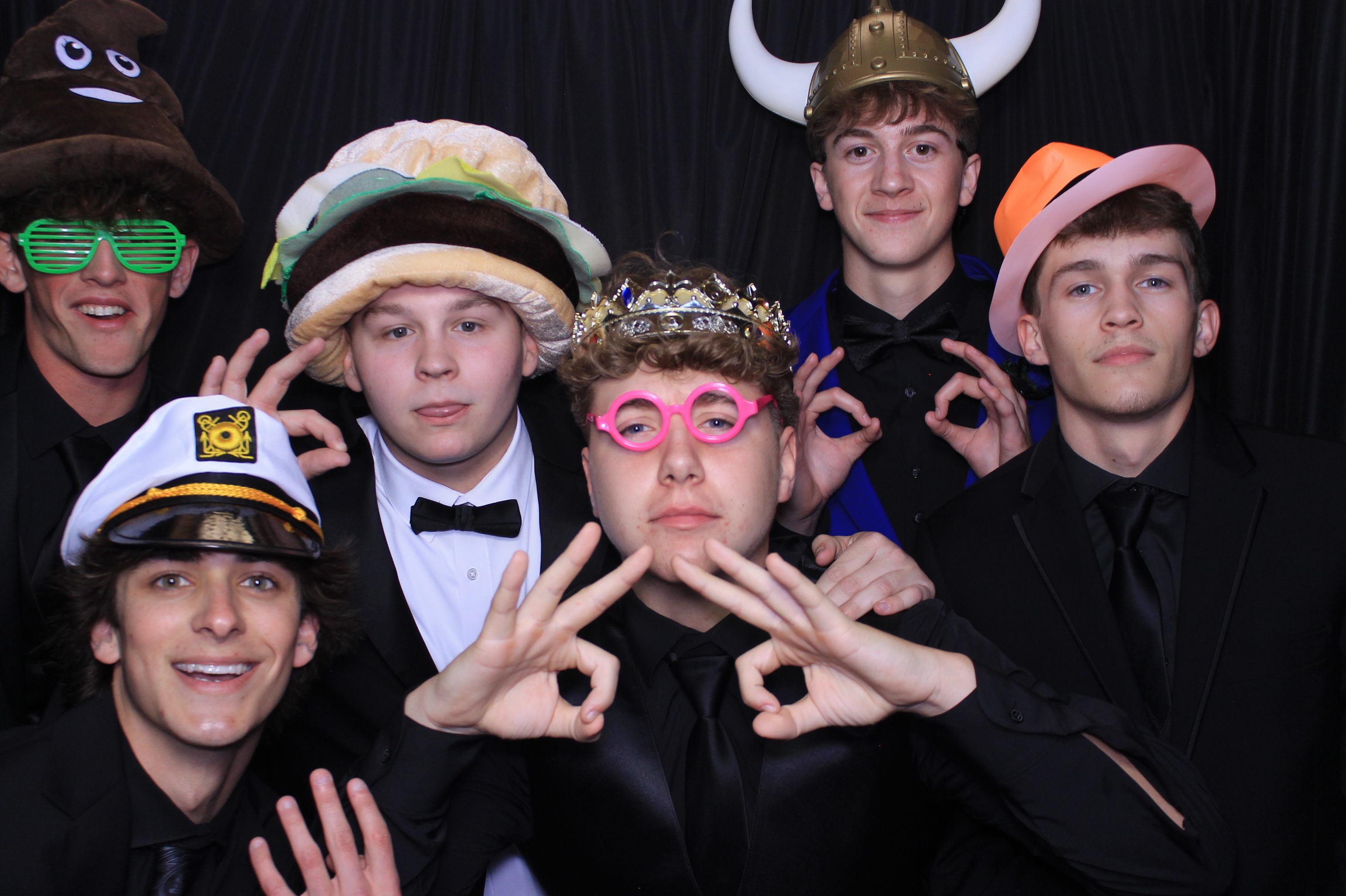 West Clermont 2025 Prom | View more photos from the event at gallery.photoboothcincy.com/u/PhotoBoothCincy/West-Clermont-2025-Prom