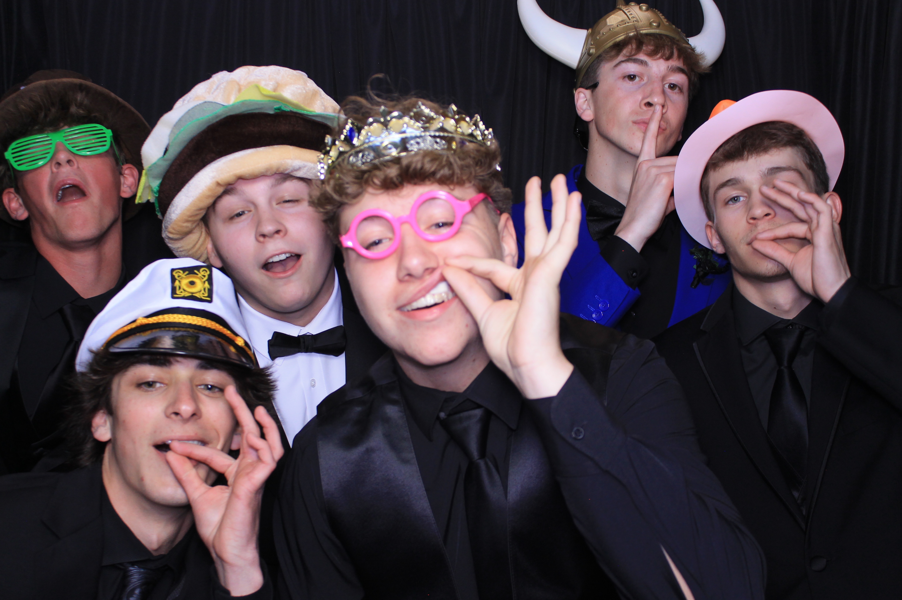 West Clermont 2025 Prom | View more photos from the event at gallery.photoboothcincy.com/u/PhotoBoothCincy/West-Clermont-2025-Prom