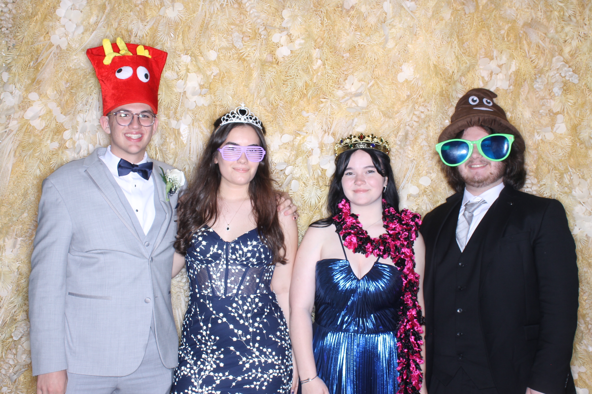 West Clermont 2025 Prom | View more photos from the event at gallery.photoboothcincy.com/u/PhotoBoothCincy/West-Clermont-2025-Prom