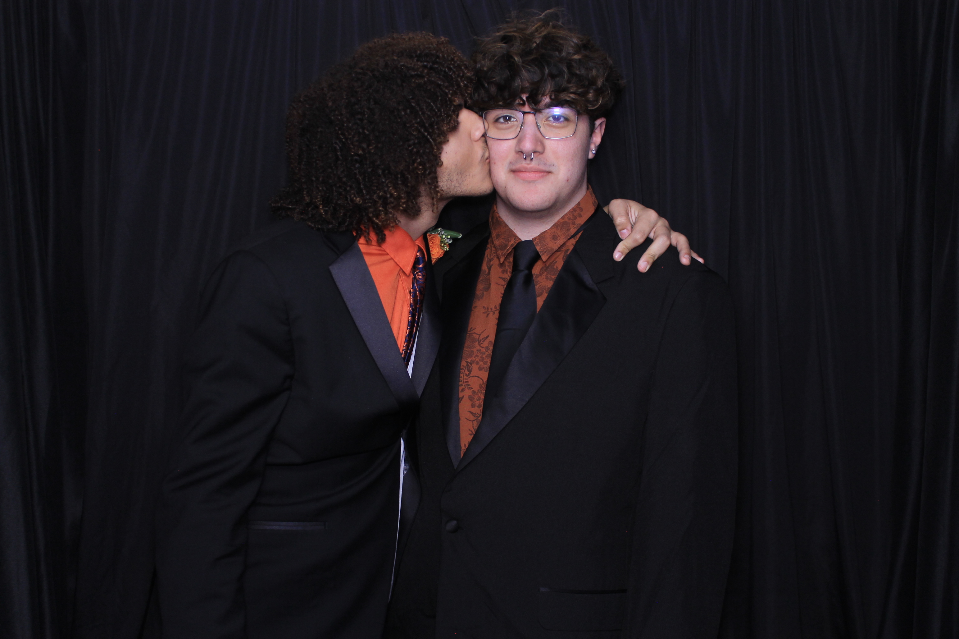 West Clermont 2025 Prom | View more photos from the event at gallery.photoboothcincy.com/u/PhotoBoothCincy/West-Clermont-2025-Prom