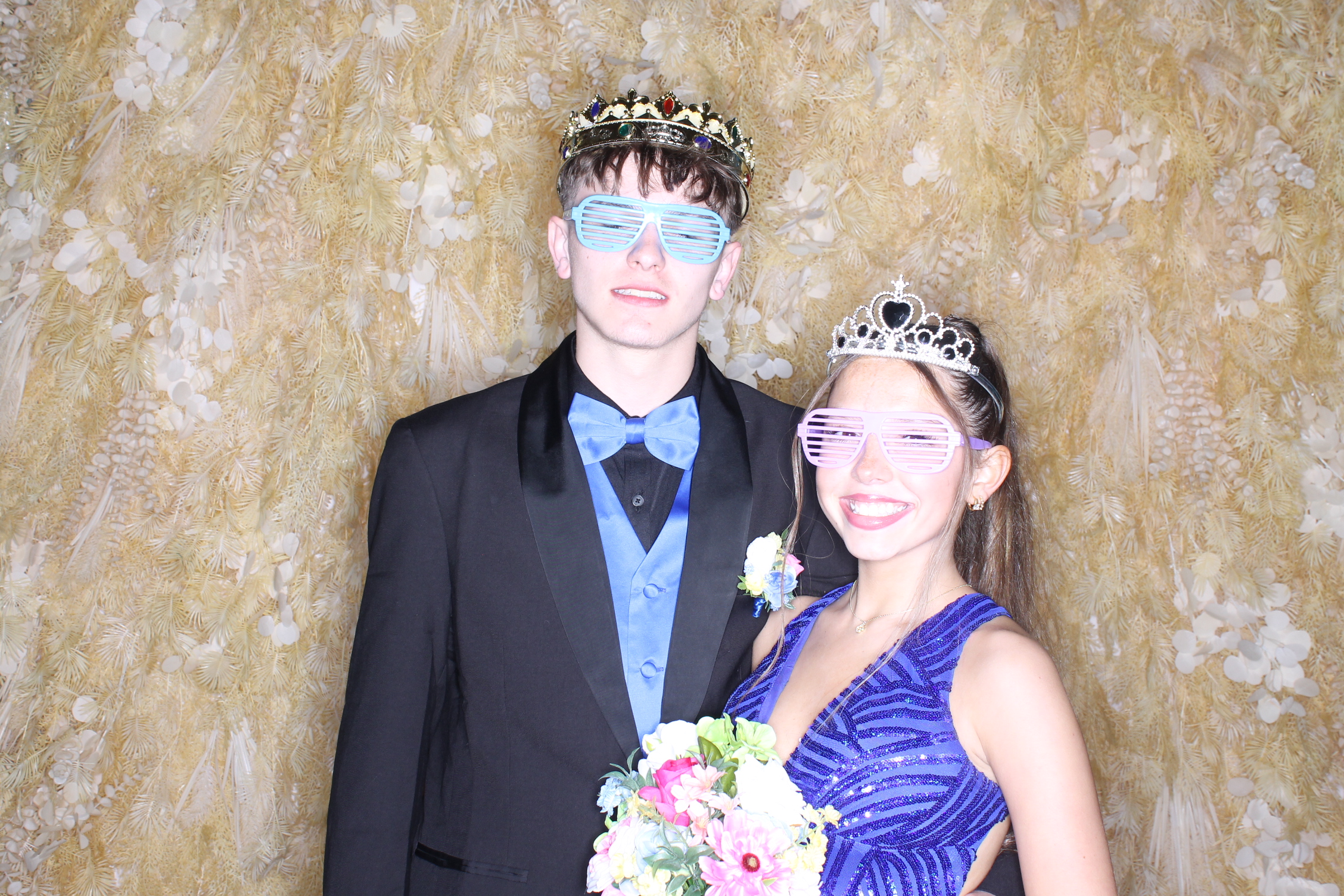 West Clermont 2025 Prom | View more photos from the event at gallery.photoboothcincy.com/u/PhotoBoothCincy/West-Clermont-2025-Prom
