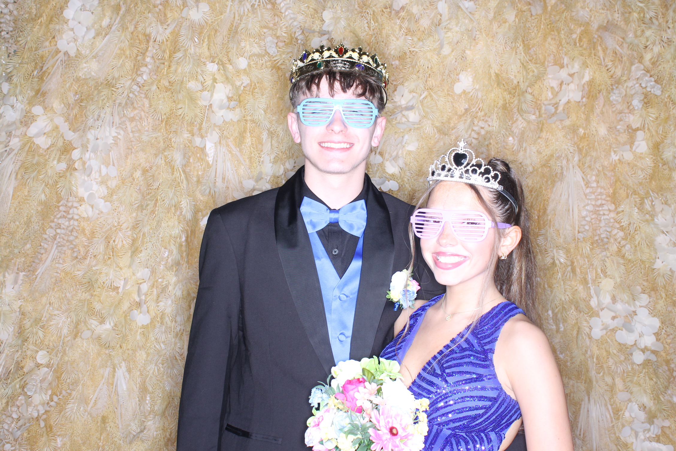 West Clermont 2025 Prom | View more photos from the event at gallery.photoboothcincy.com/u/PhotoBoothCincy/West-Clermont-2025-Prom