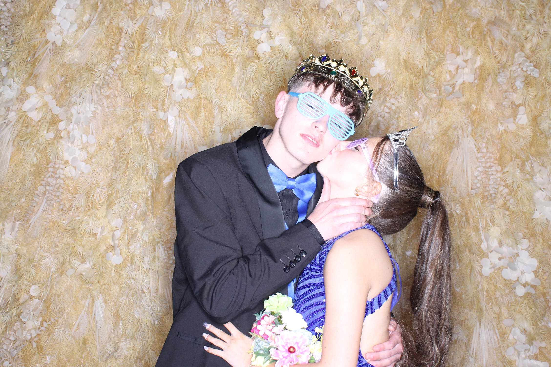 West Clermont 2025 Prom | View more photos from the event at gallery.photoboothcincy.com/u/PhotoBoothCincy/West-Clermont-2025-Prom