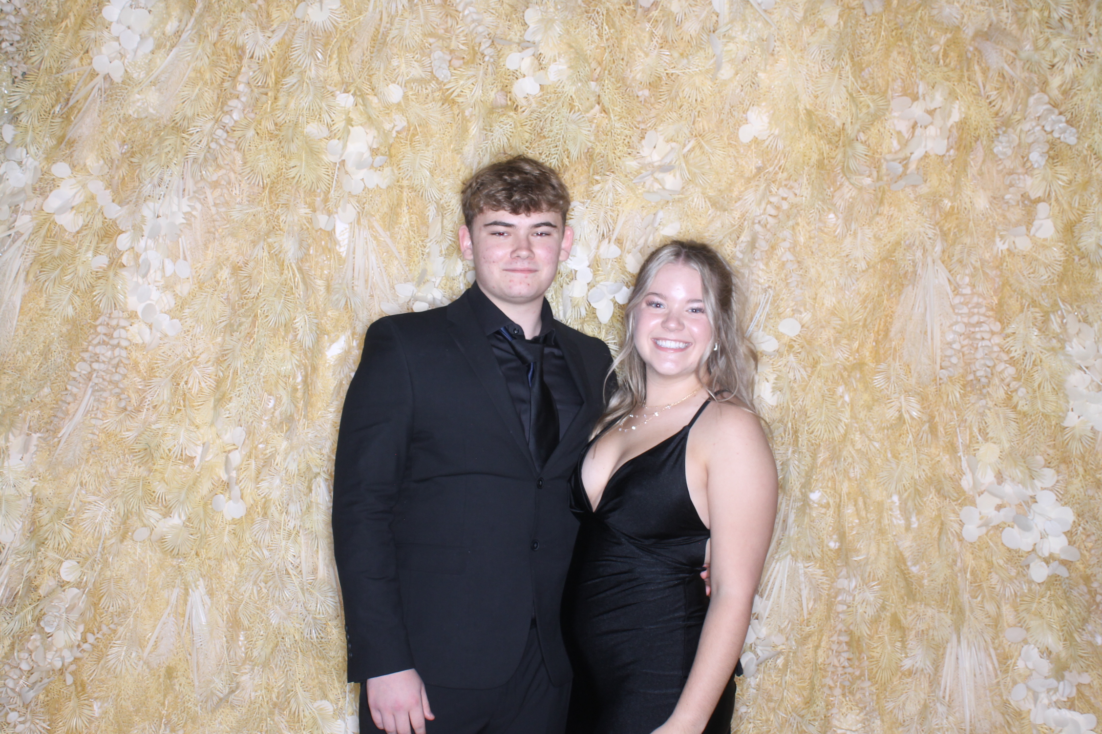 West Clermont 2025 Prom | View more photos from the event at gallery.photoboothcincy.com/u/PhotoBoothCincy/West-Clermont-2025-Prom