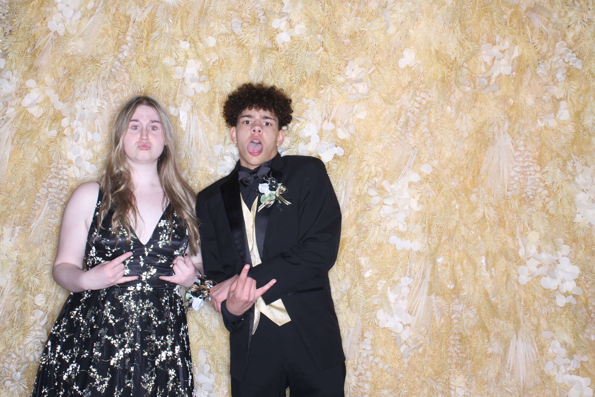 West Clermont 2025 Prom | View more photos from the event at gallery.photoboothcincy.com/u/PhotoBoothCincy/West-Clermont-2025-Prom
