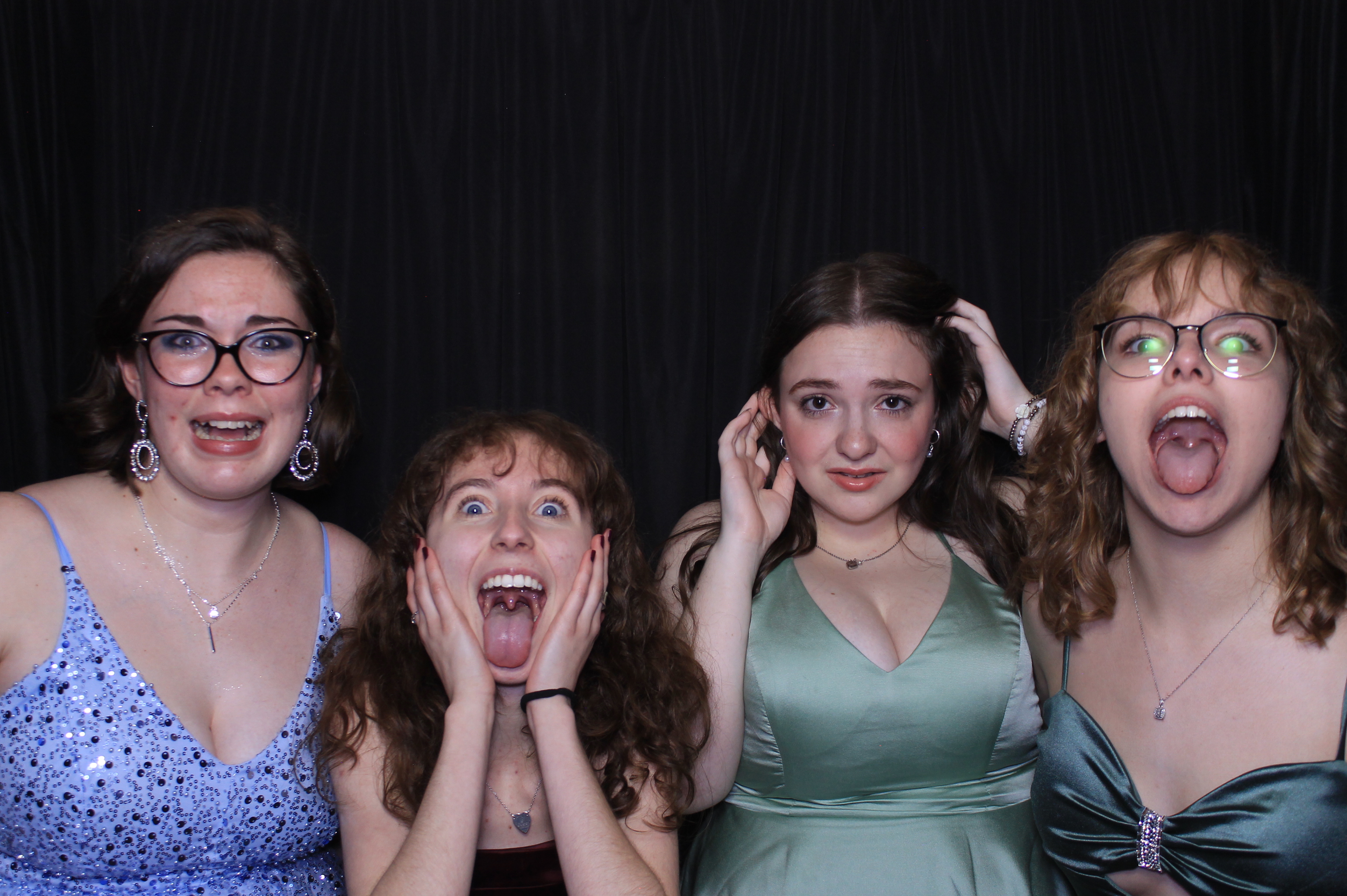 West Clermont 2025 Prom | View more photos from the event at gallery.photoboothcincy.com/u/PhotoBoothCincy/West-Clermont-2025-Prom
