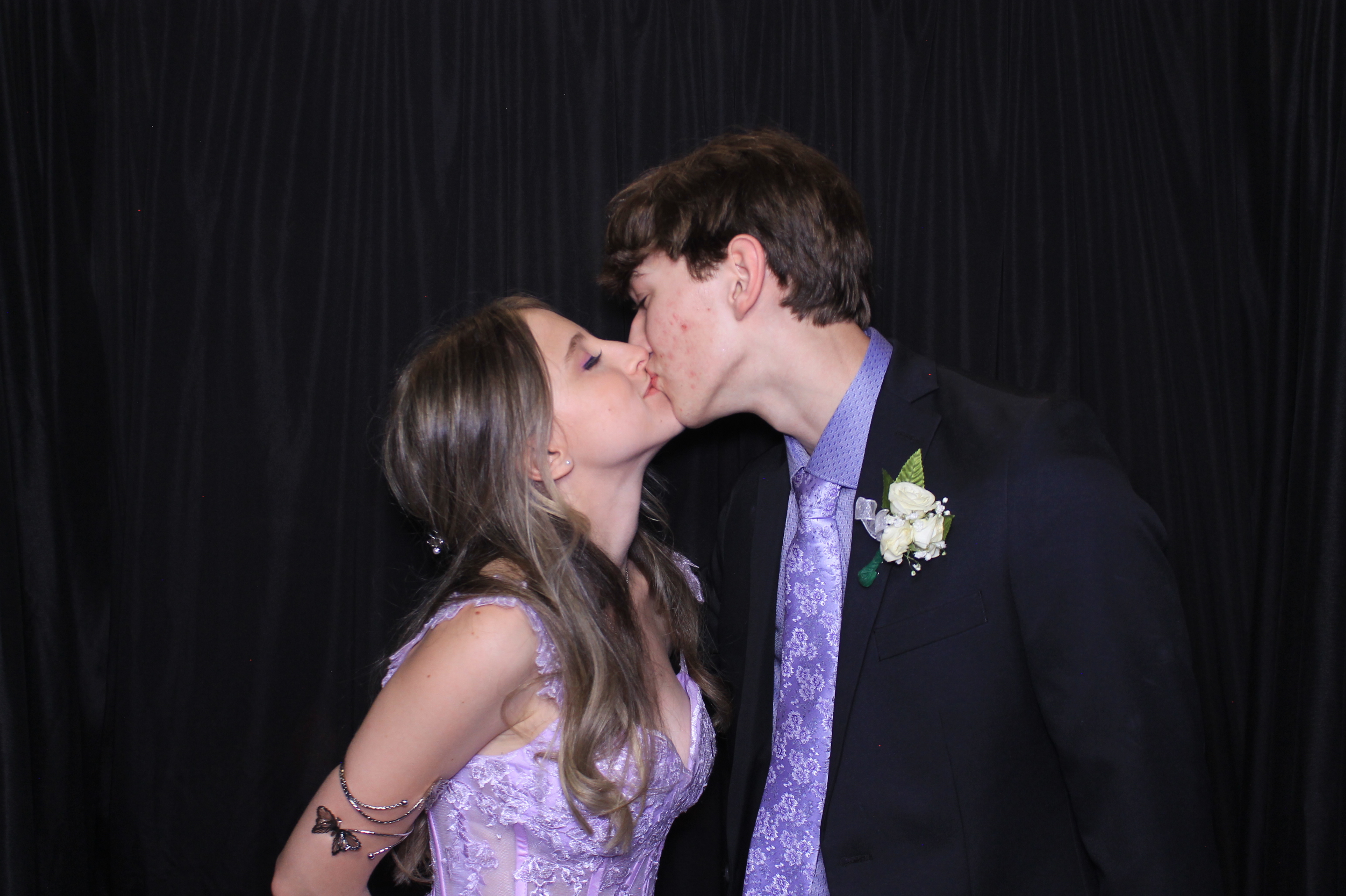 West Clermont 2025 Prom | View more photos from the event at gallery.photoboothcincy.com/u/PhotoBoothCincy/West-Clermont-2025-Prom