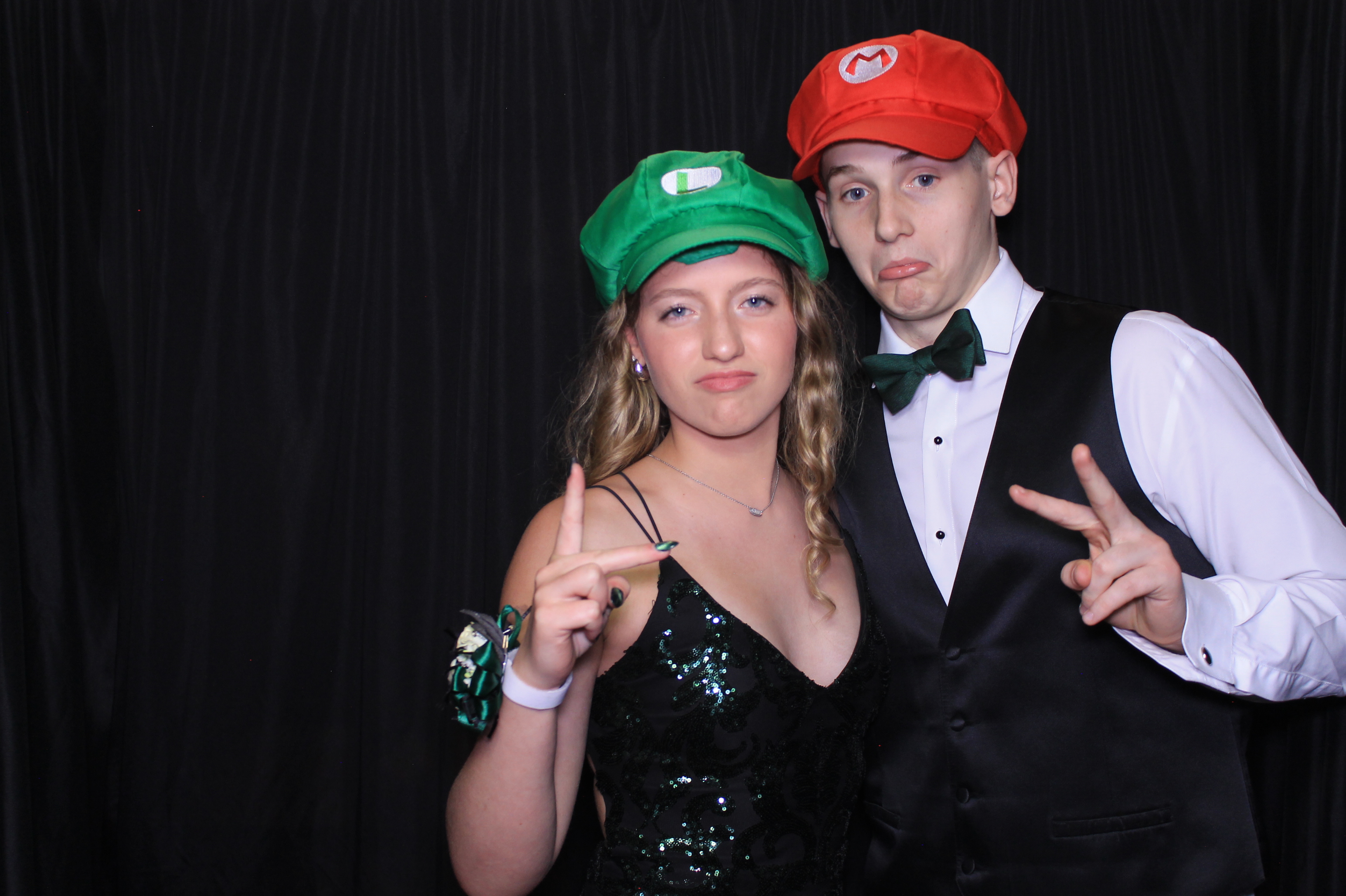 West Clermont 2025 Prom | View more photos from the event at gallery.photoboothcincy.com/u/PhotoBoothCincy/West-Clermont-2025-Prom
