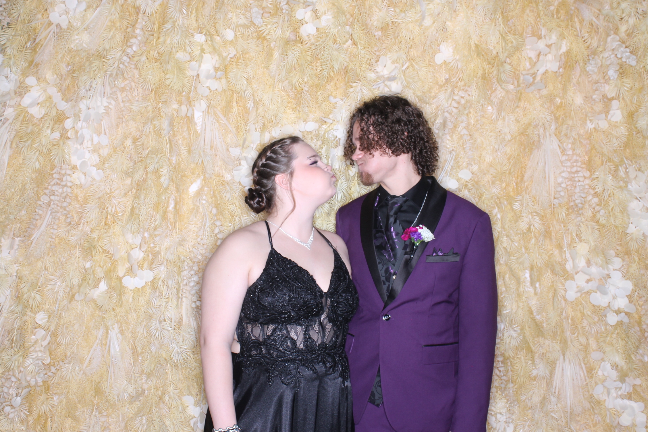 West Clermont 2025 Prom | View more photos from the event at gallery.photoboothcincy.com/u/PhotoBoothCincy/West-Clermont-2025-Prom