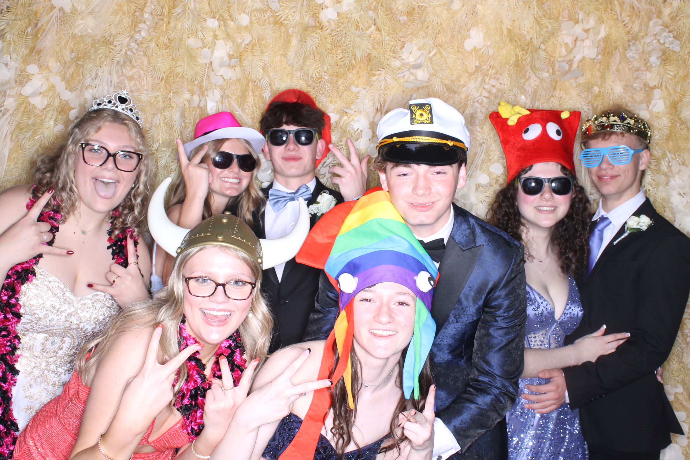 West Clermont 2025 Prom | View more photos from the event at gallery.photoboothcincy.com/u/PhotoBoothCincy/West-Clermont-2025-Prom