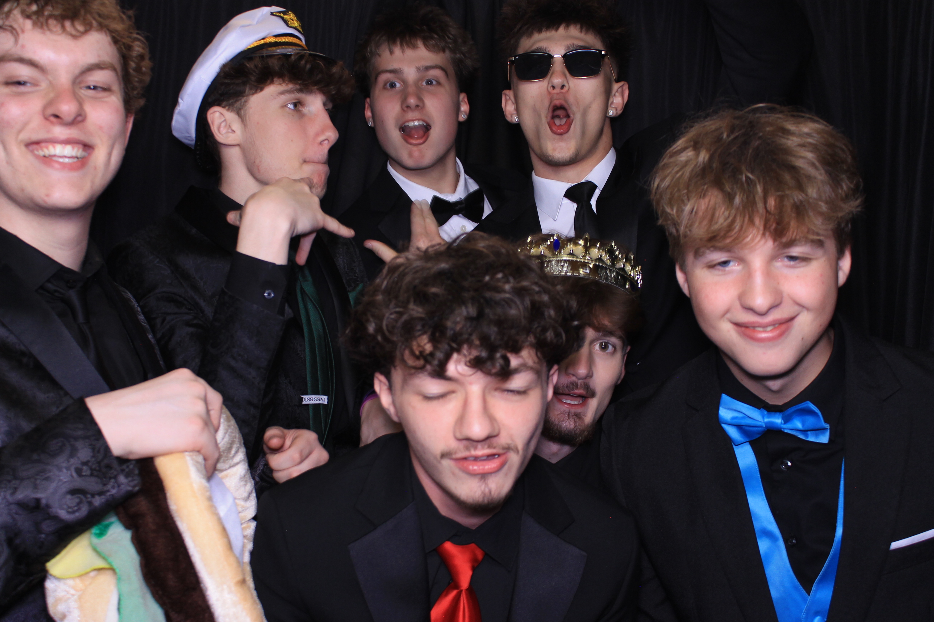 West Clermont 2025 Prom | View more photos from the event at gallery.photoboothcincy.com/u/PhotoBoothCincy/West-Clermont-2025-Prom