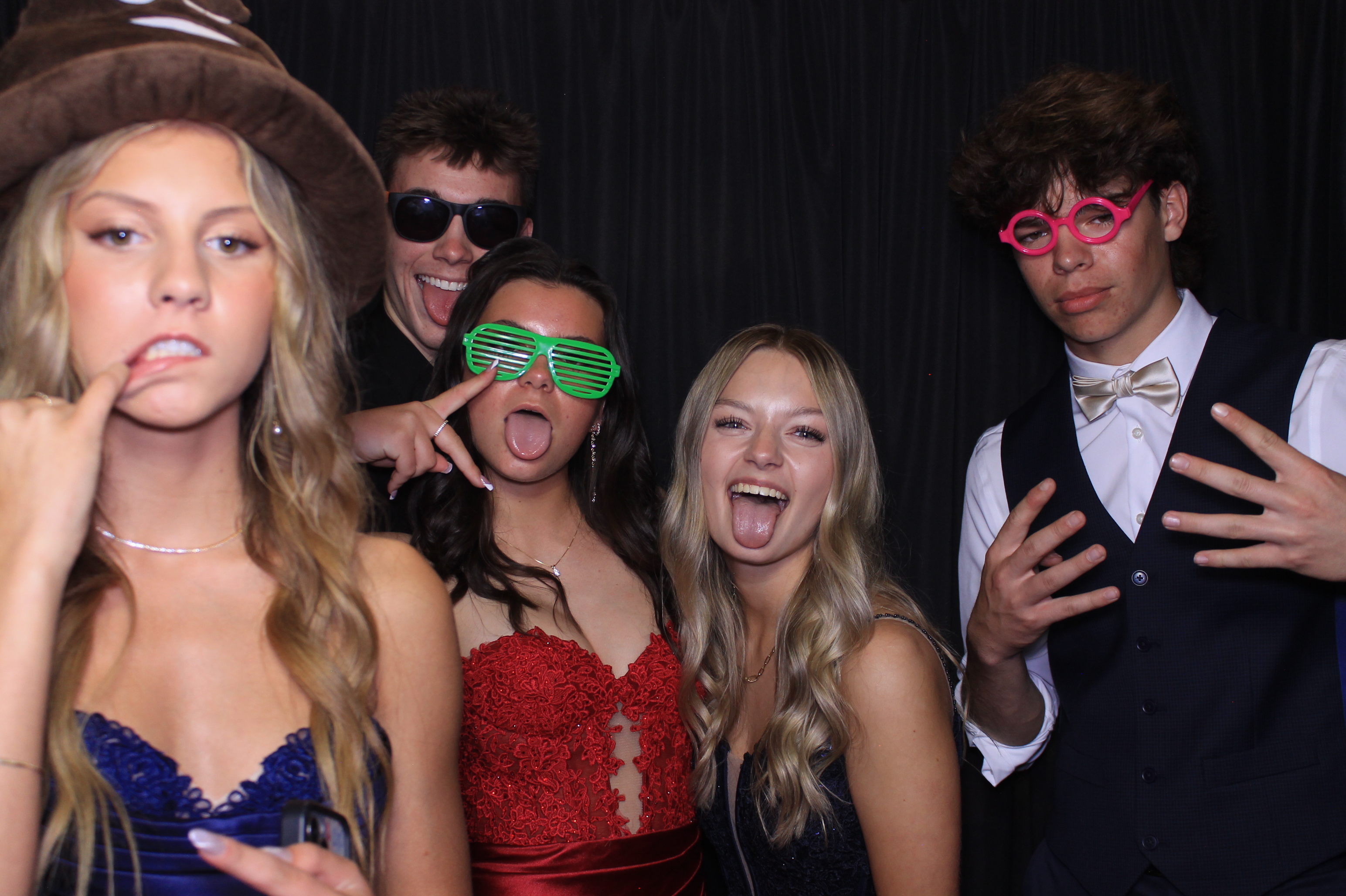 West Clermont 2025 Prom | View more photos from the event at gallery.photoboothcincy.com/u/PhotoBoothCincy/West-Clermont-2025-Prom