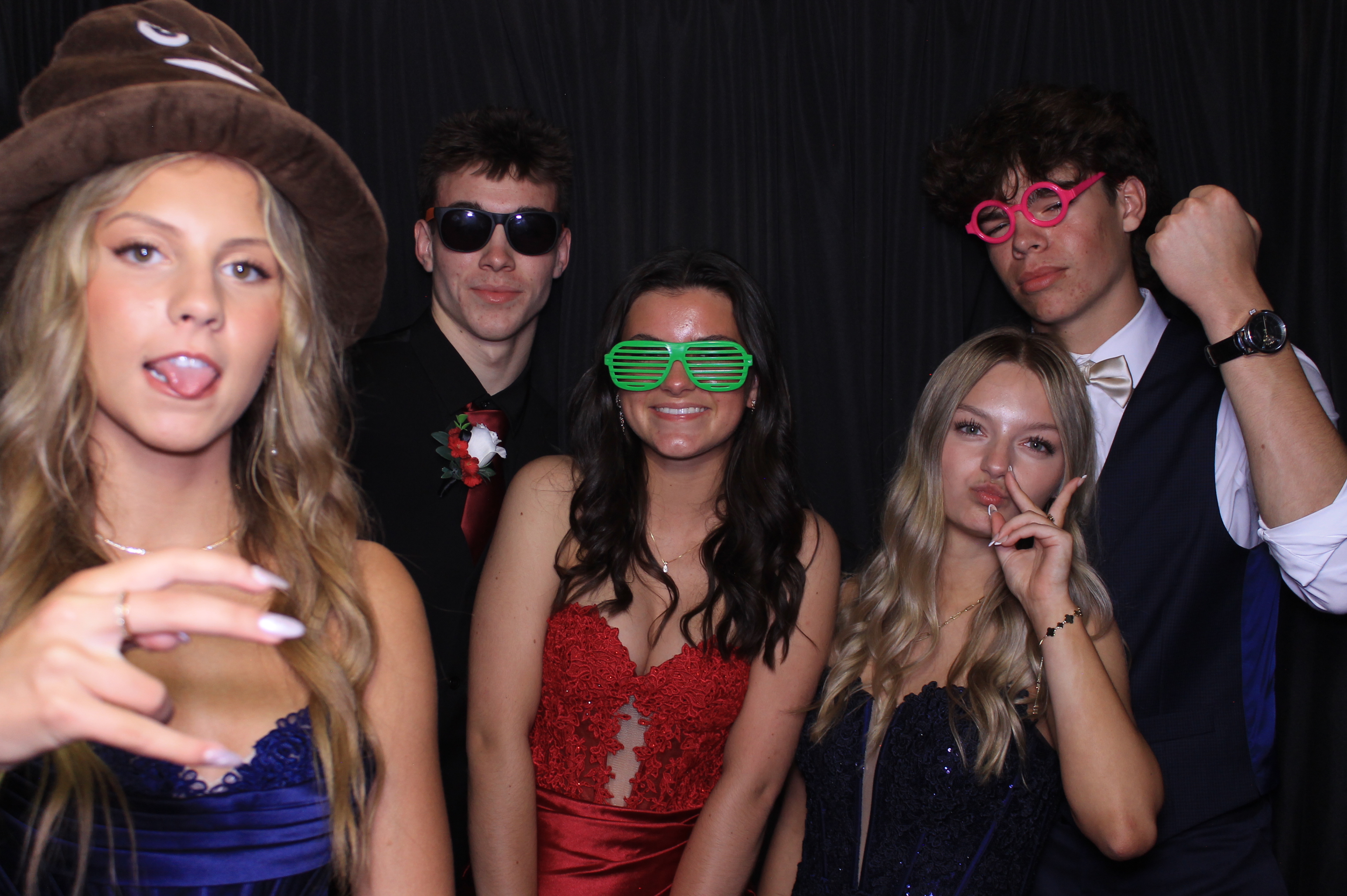 West Clermont 2025 Prom | View more photos from the event at gallery.photoboothcincy.com/u/PhotoBoothCincy/West-Clermont-2025-Prom