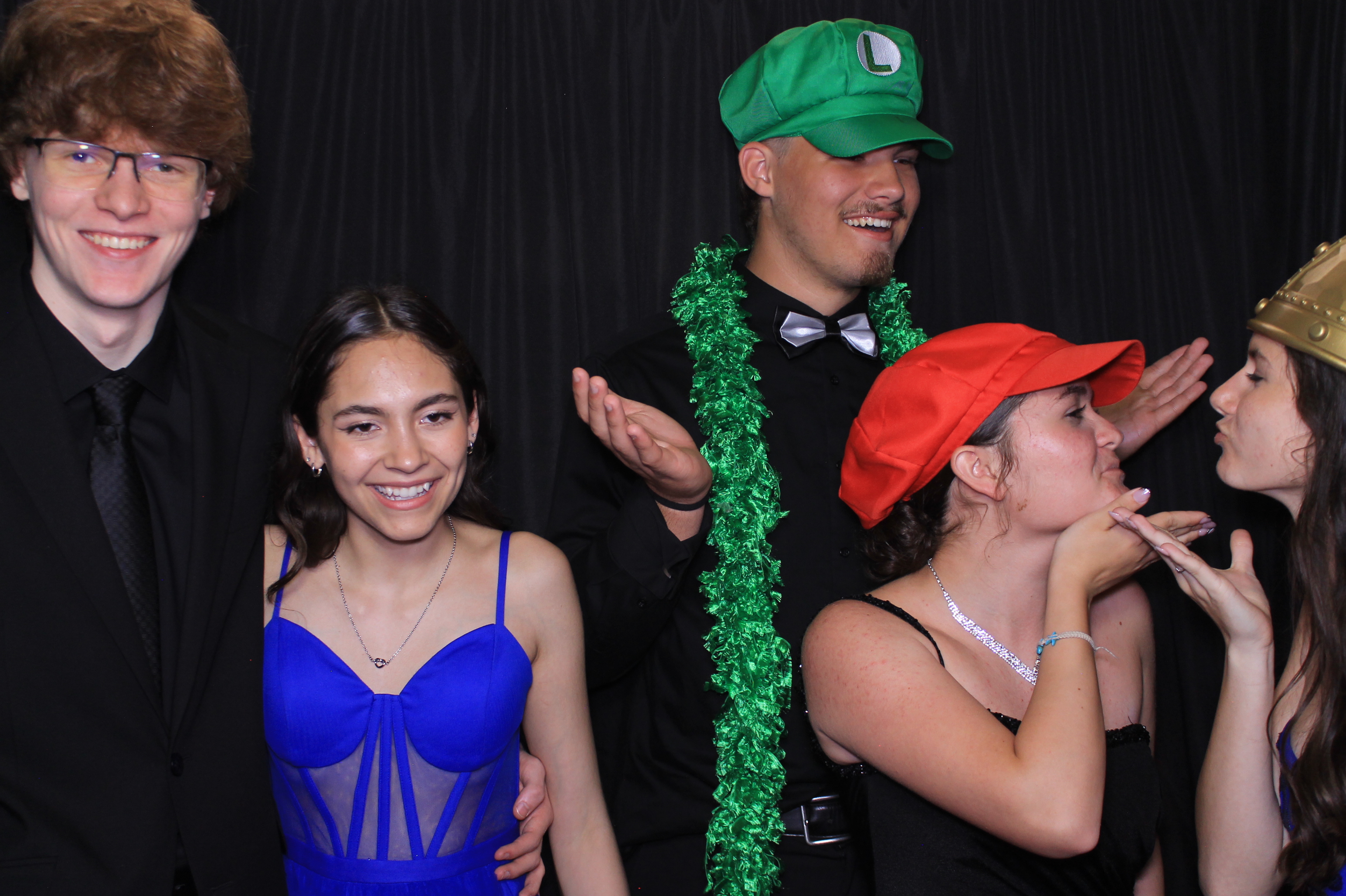 West Clermont 2025 Prom | View more photos from the event at gallery.photoboothcincy.com/u/PhotoBoothCincy/West-Clermont-2025-Prom