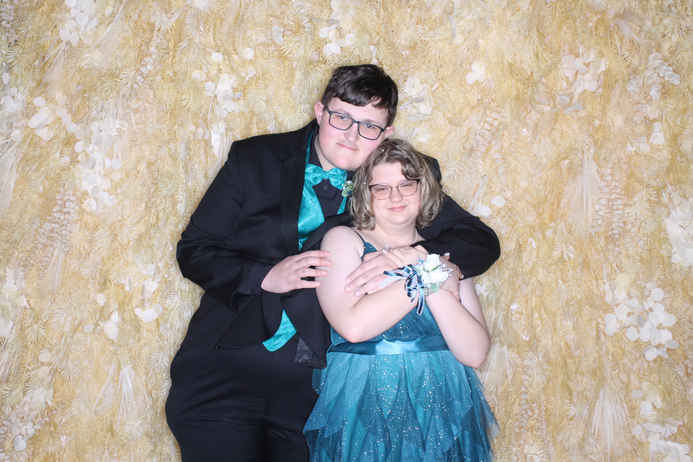 West Clermont 2025 Prom | View more photos from the event at gallery.photoboothcincy.com/u/PhotoBoothCincy/West-Clermont-2025-Prom