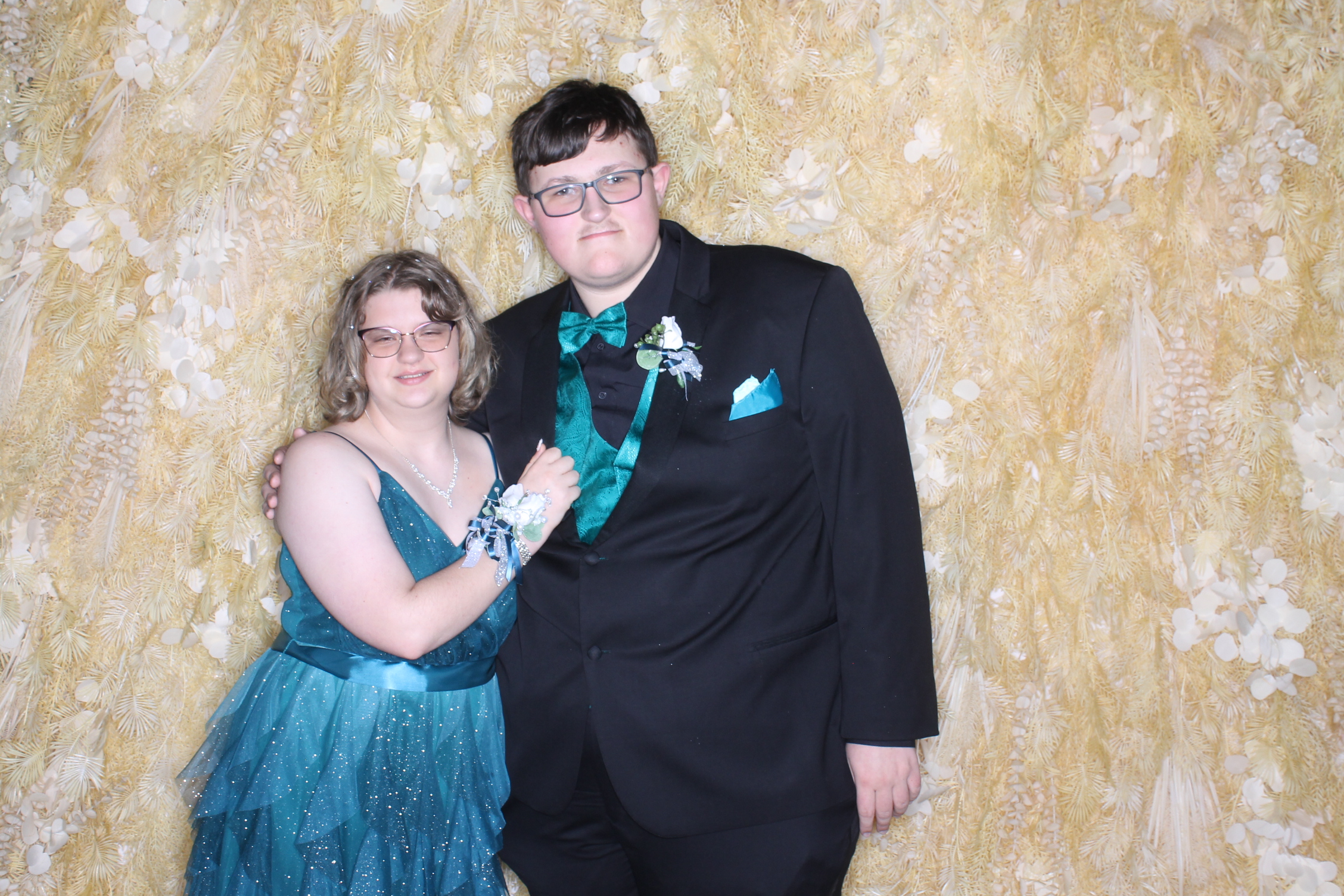 West Clermont 2025 Prom | View more photos from the event at gallery.photoboothcincy.com/u/PhotoBoothCincy/West-Clermont-2025-Prom
