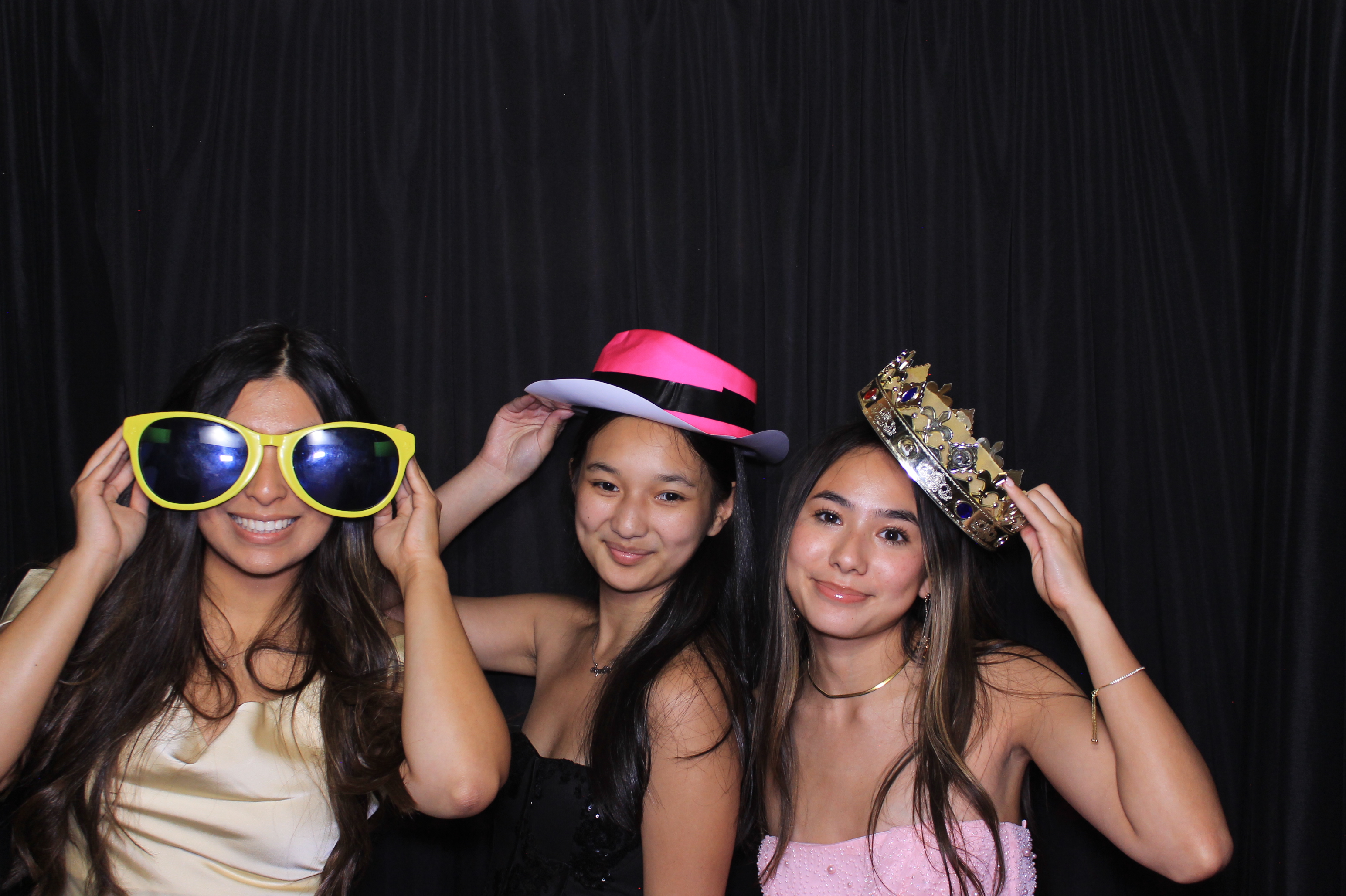 West Clermont 2025 Prom | View more photos from the event at gallery.photoboothcincy.com/u/PhotoBoothCincy/West-Clermont-2025-Prom