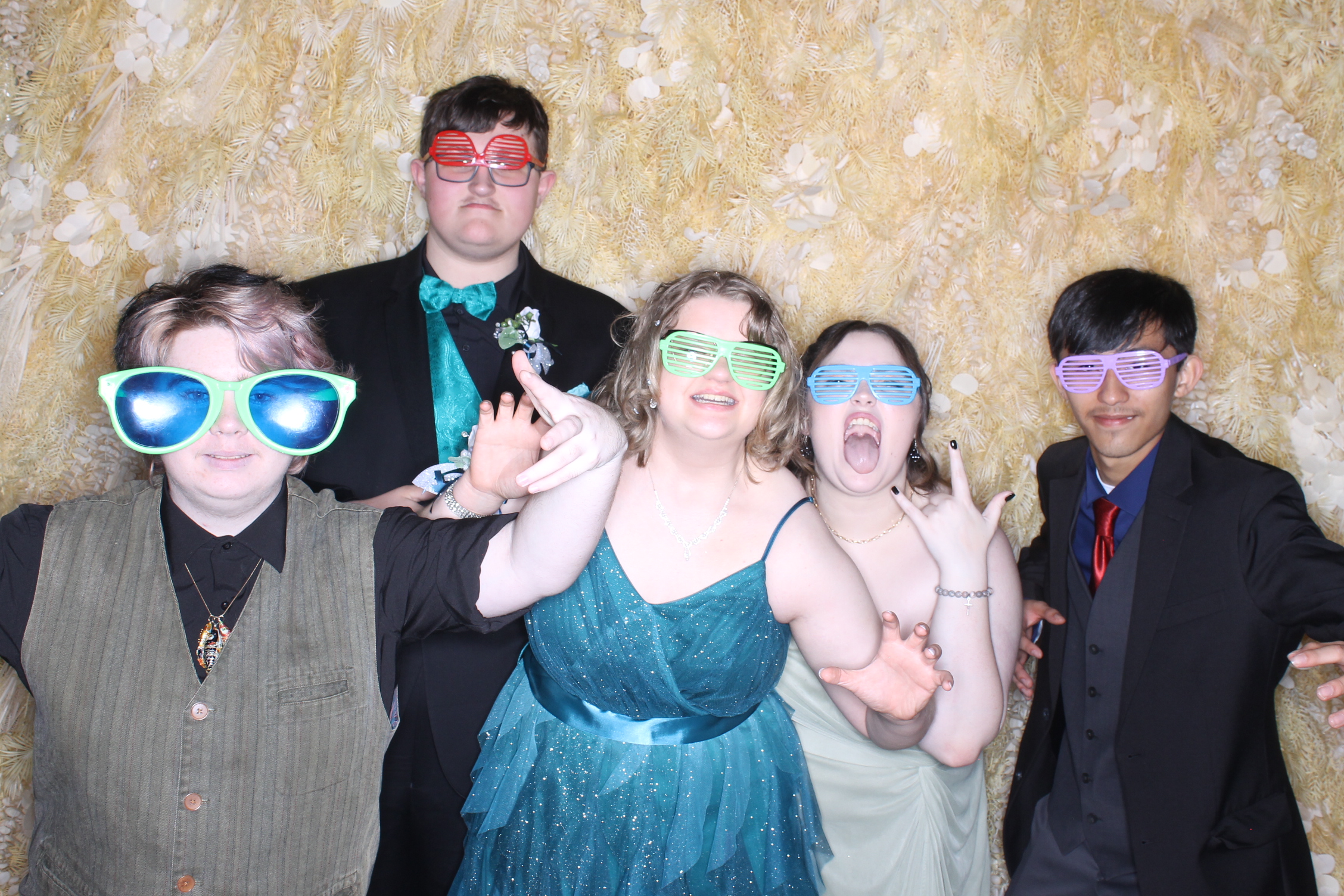 West Clermont 2025 Prom | View more photos from the event at gallery.photoboothcincy.com/u/PhotoBoothCincy/West-Clermont-2025-Prom
