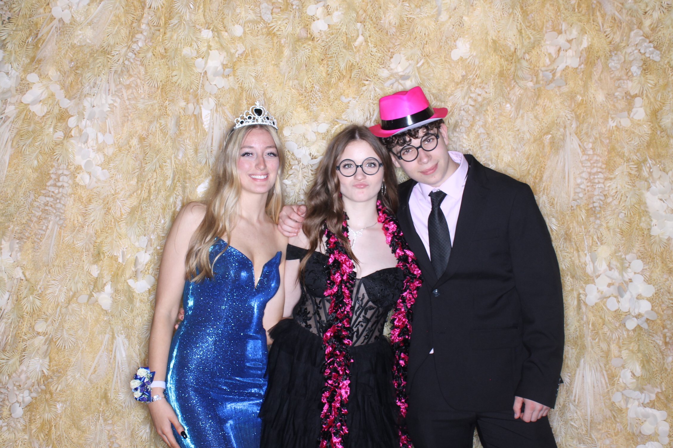 West Clermont 2025 Prom | View more photos from the event at gallery.photoboothcincy.com/u/PhotoBoothCincy/West-Clermont-2025-Prom