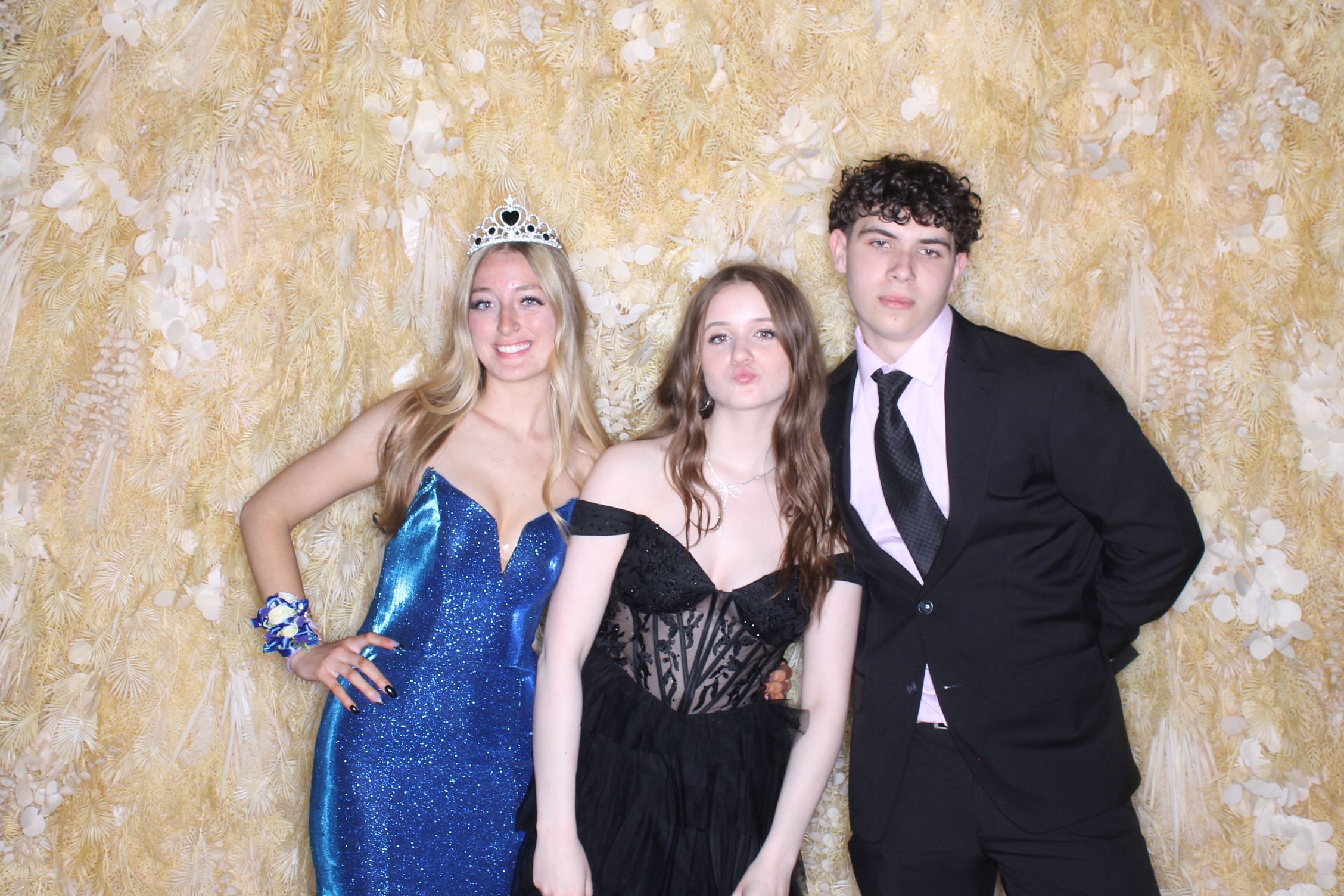 West Clermont 2025 Prom | View more photos from the event at gallery.photoboothcincy.com/u/PhotoBoothCincy/West-Clermont-2025-Prom