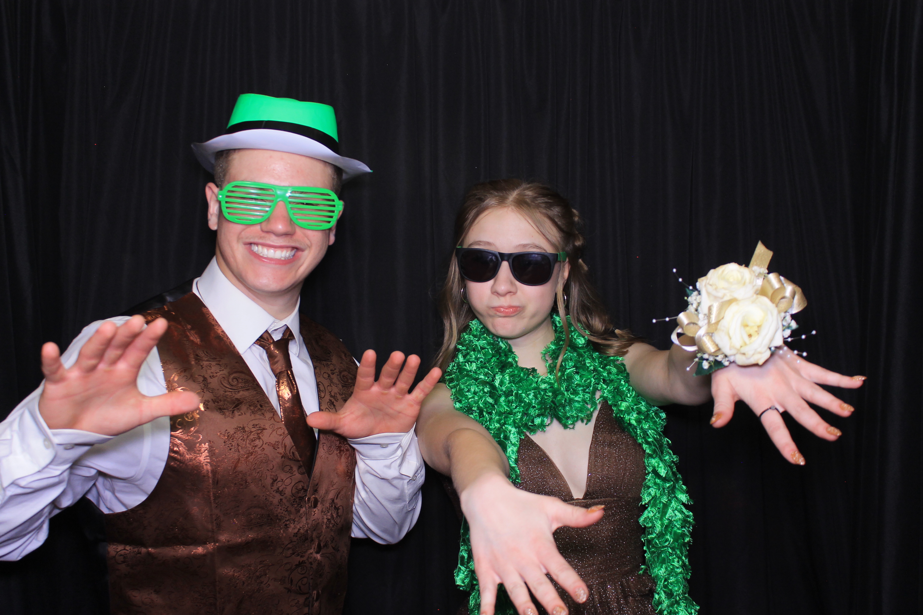 West Clermont 2025 Prom | View more photos from the event at gallery.photoboothcincy.com/u/PhotoBoothCincy/West-Clermont-2025-Prom