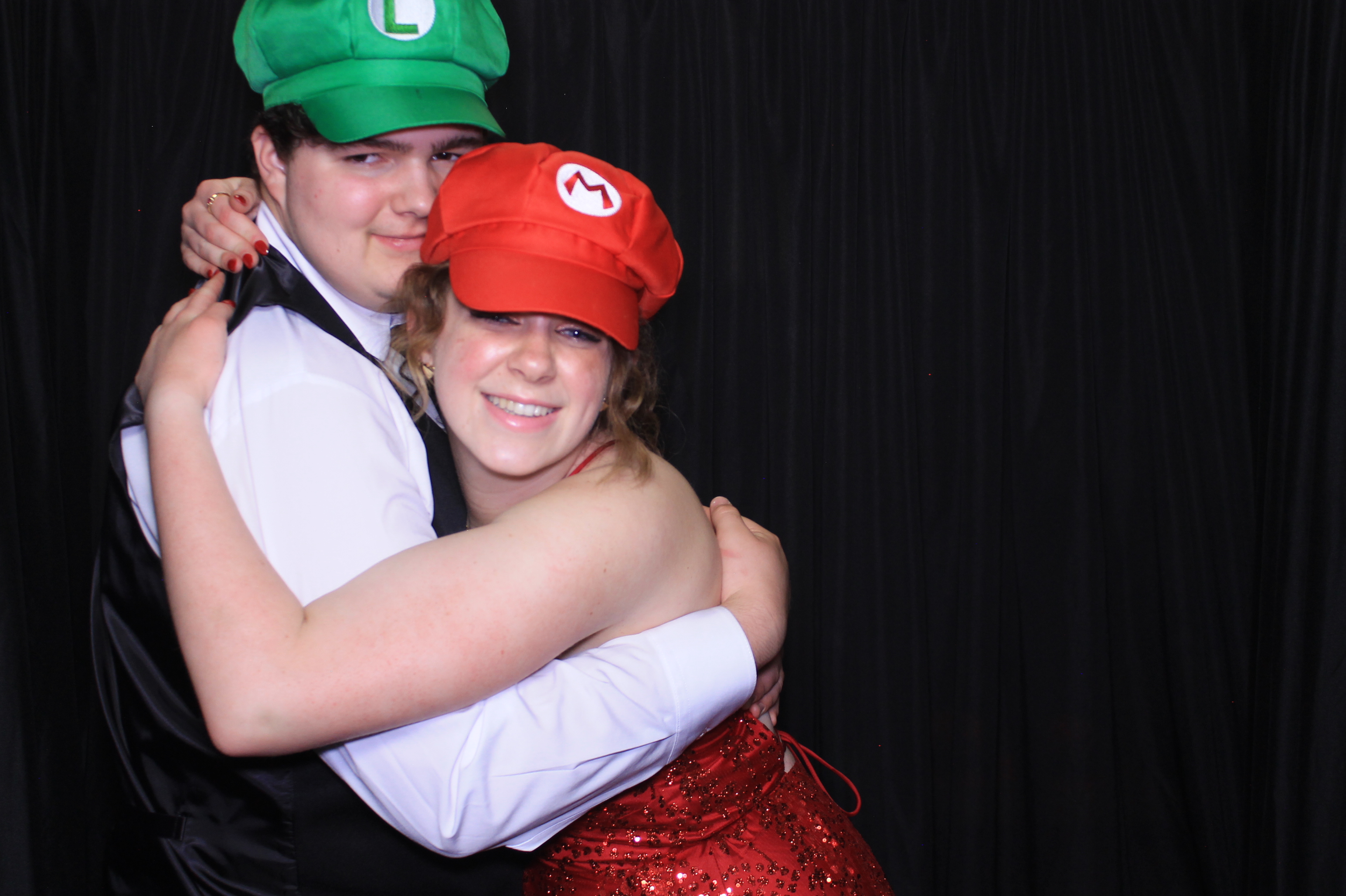 West Clermont 2025 Prom | View more photos from the event at gallery.photoboothcincy.com/u/PhotoBoothCincy/West-Clermont-2025-Prom