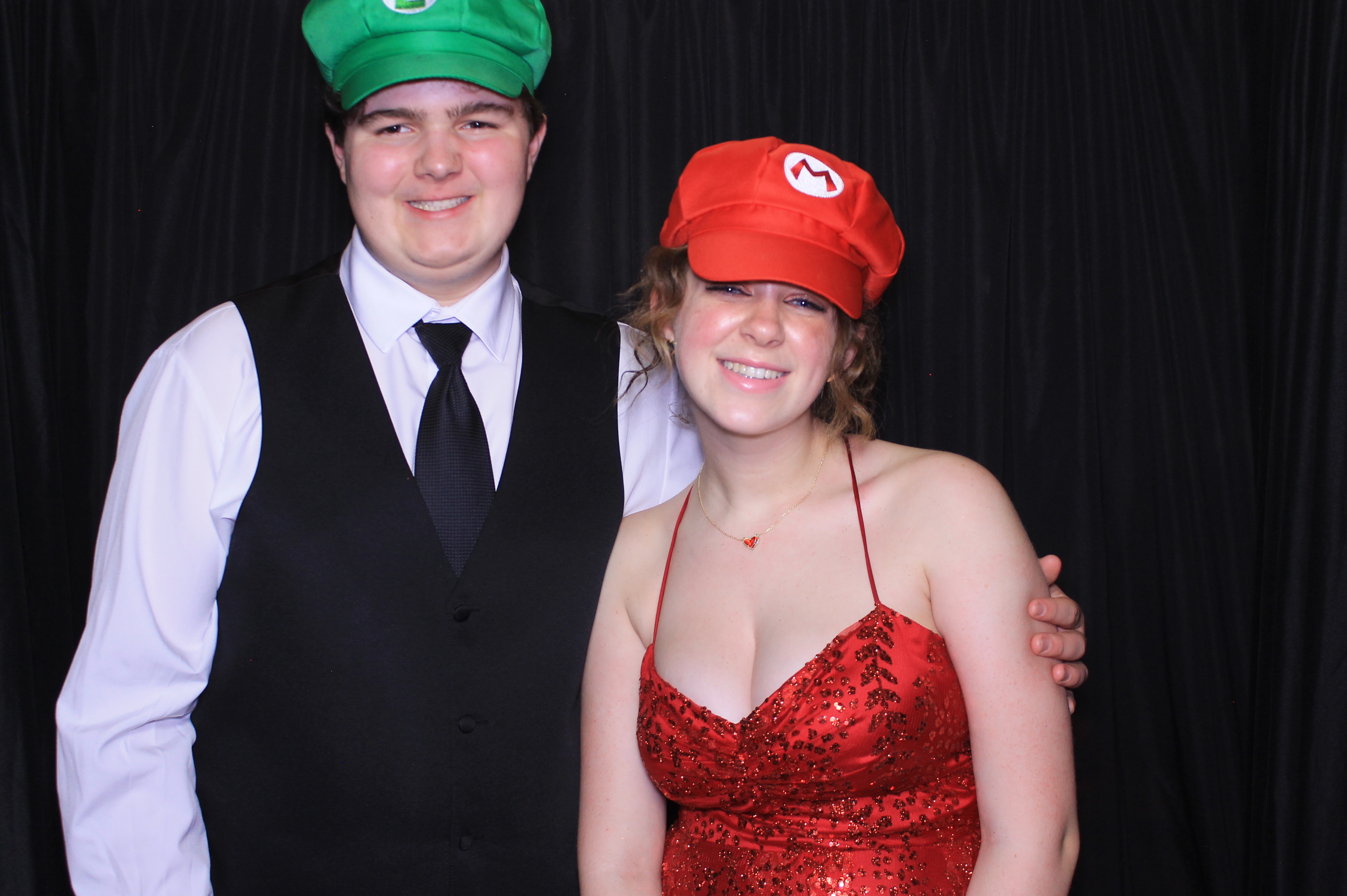 West Clermont 2025 Prom | View more photos from the event at gallery.photoboothcincy.com/u/PhotoBoothCincy/West-Clermont-2025-Prom