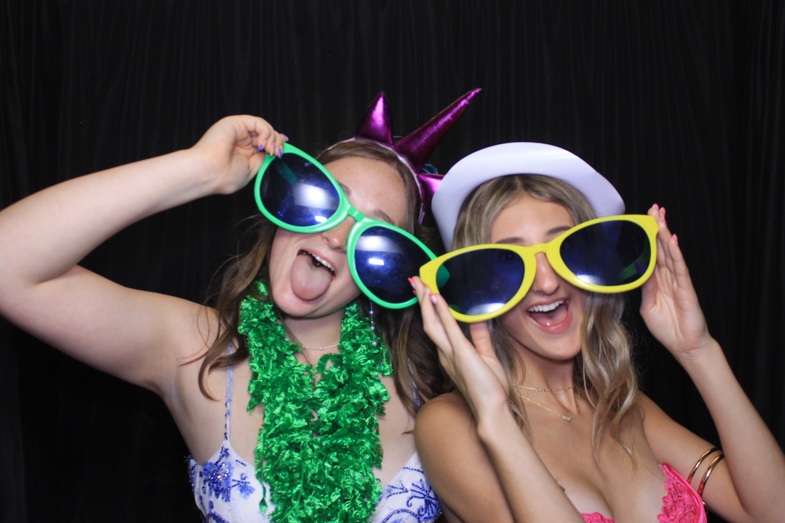 West Clermont 2025 Prom | View more photos from the event at gallery.photoboothcincy.com/u/PhotoBoothCincy/West-Clermont-2025-Prom