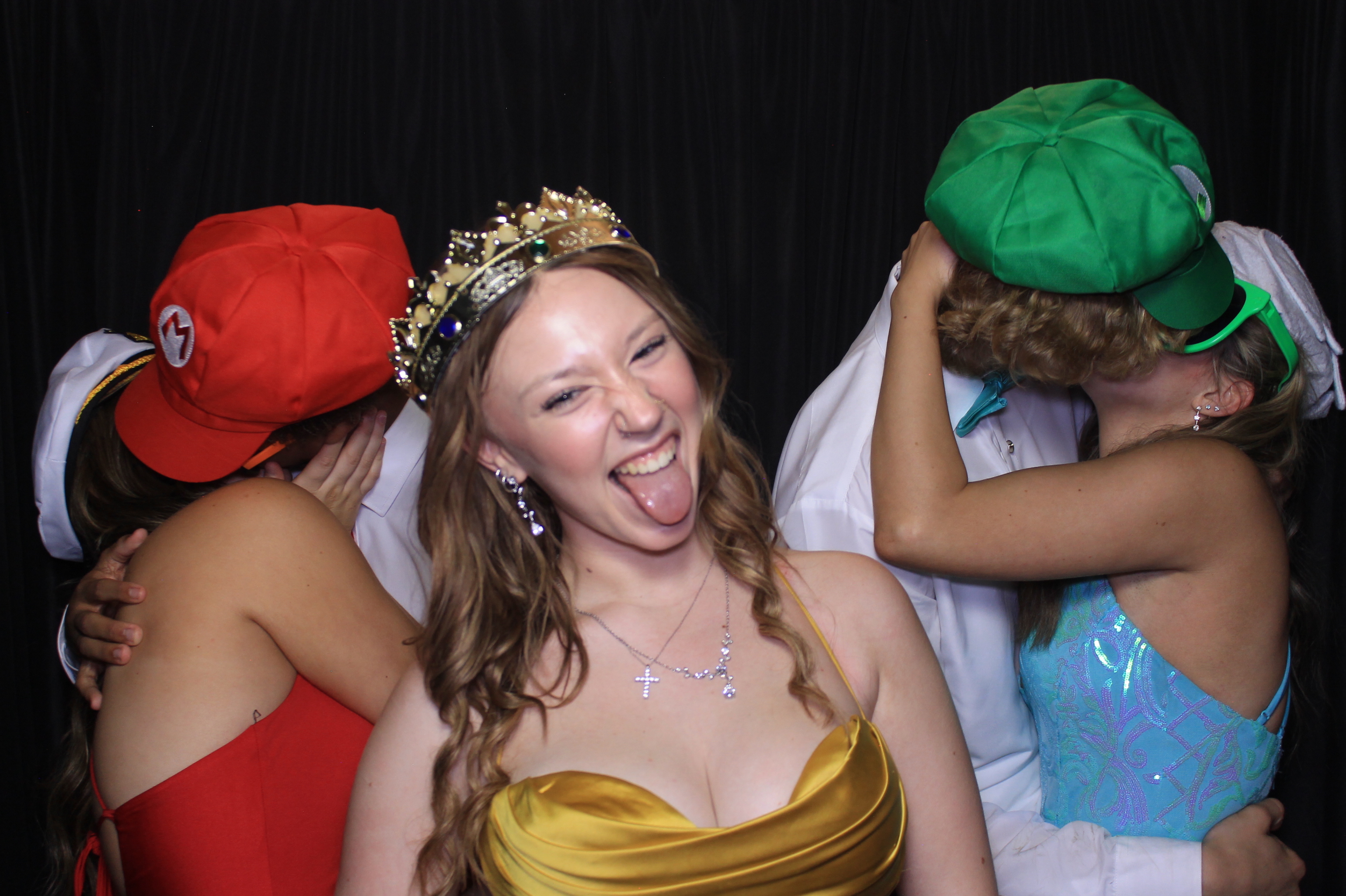 West Clermont 2025 Prom | View more photos from the event at gallery.photoboothcincy.com/u/PhotoBoothCincy/West-Clermont-2025-Prom