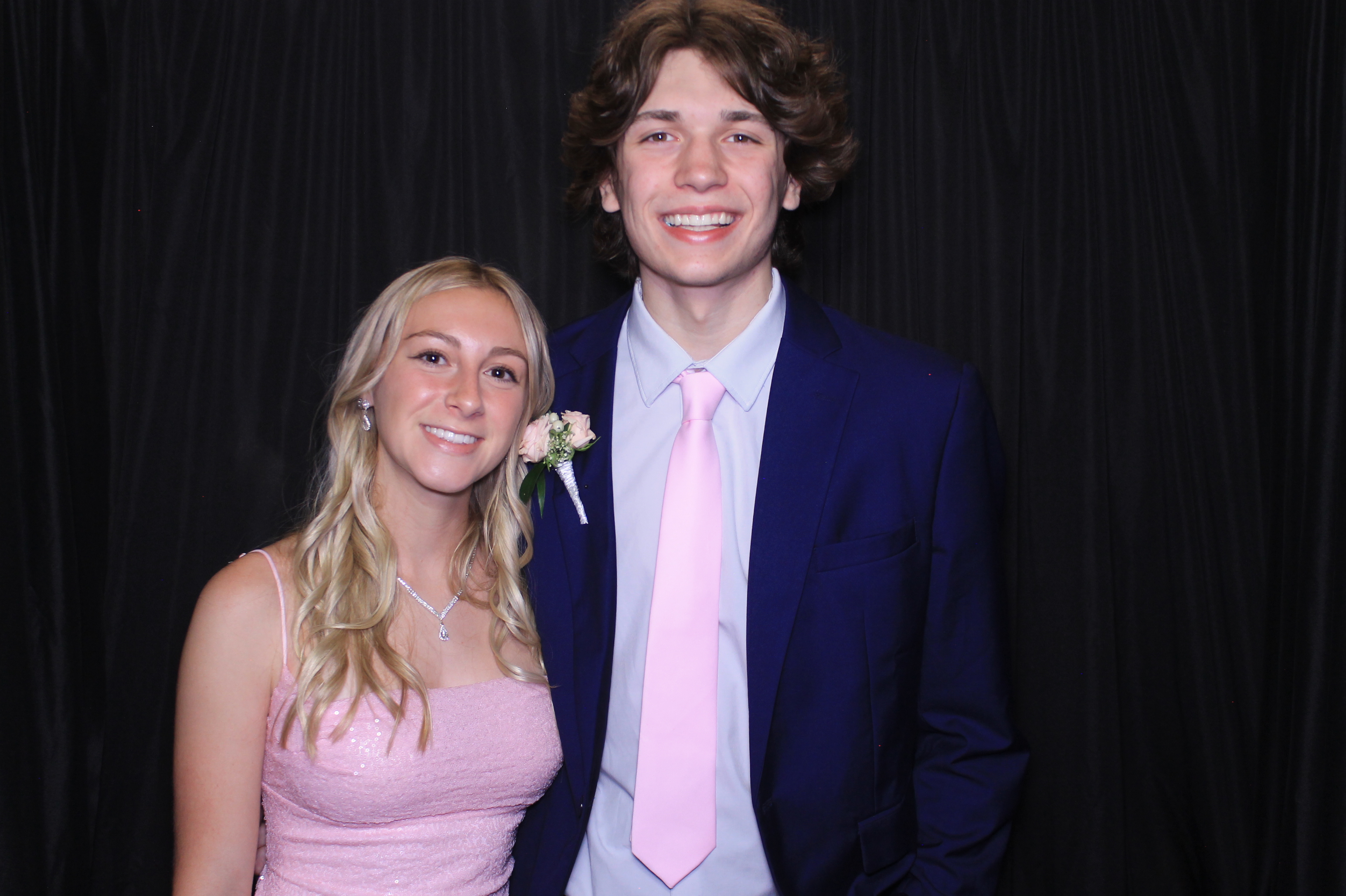 West Clermont 2025 Prom | View more photos from the event at gallery.photoboothcincy.com/u/PhotoBoothCincy/West-Clermont-2025-Prom