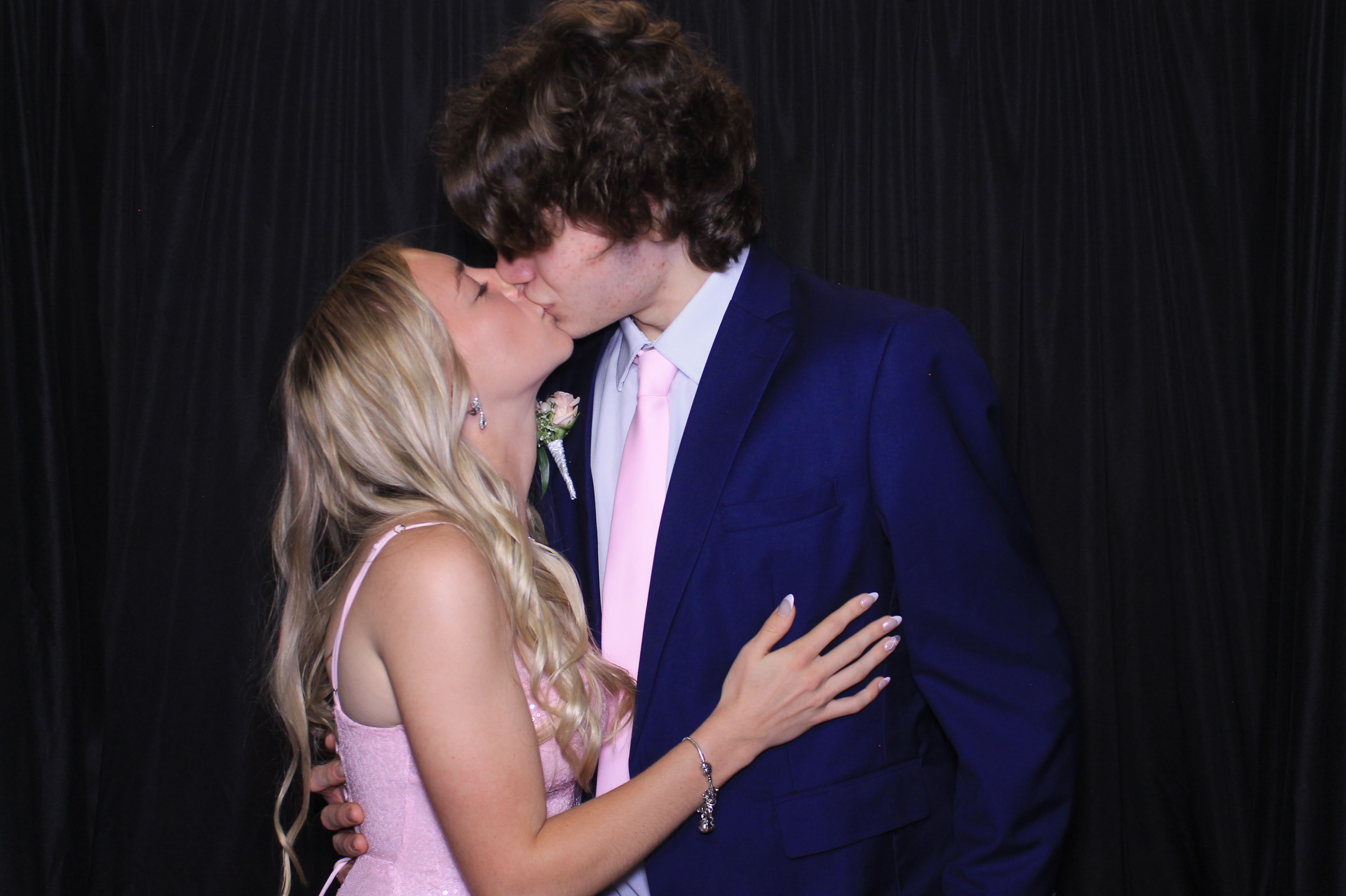 West Clermont 2025 Prom | View more photos from the event at gallery.photoboothcincy.com/u/PhotoBoothCincy/West-Clermont-2025-Prom