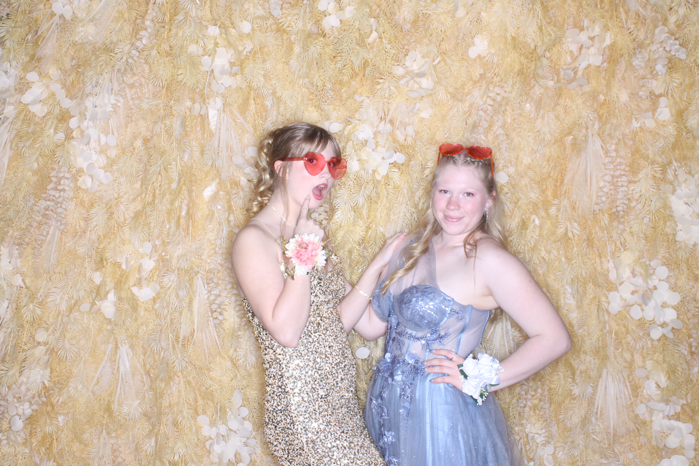 West Clermont 2025 Prom | View more photos from the event at gallery.photoboothcincy.com/u/PhotoBoothCincy/West-Clermont-2025-Prom
