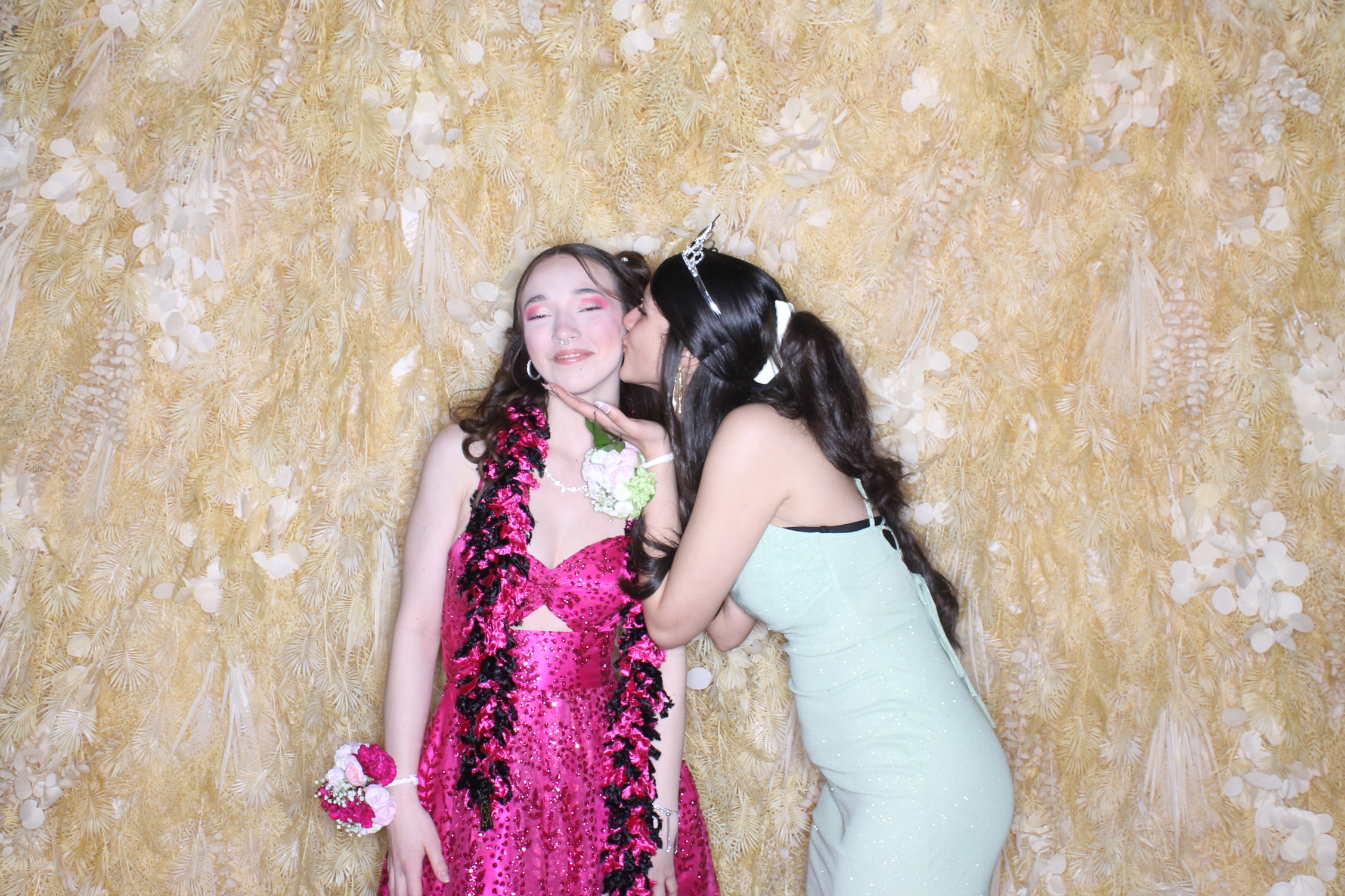 West Clermont 2025 Prom | View more photos from the event at gallery.photoboothcincy.com/u/PhotoBoothCincy/West-Clermont-2025-Prom