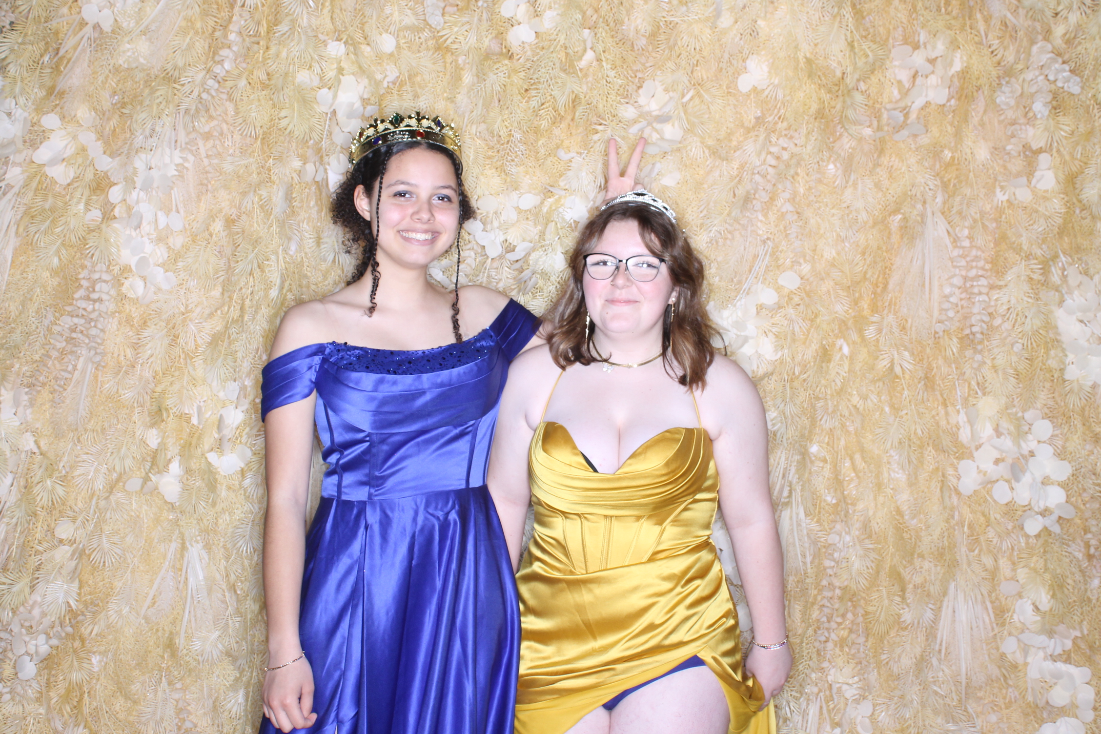 West Clermont 2025 Prom | View more photos from the event at gallery.photoboothcincy.com/u/PhotoBoothCincy/West-Clermont-2025-Prom