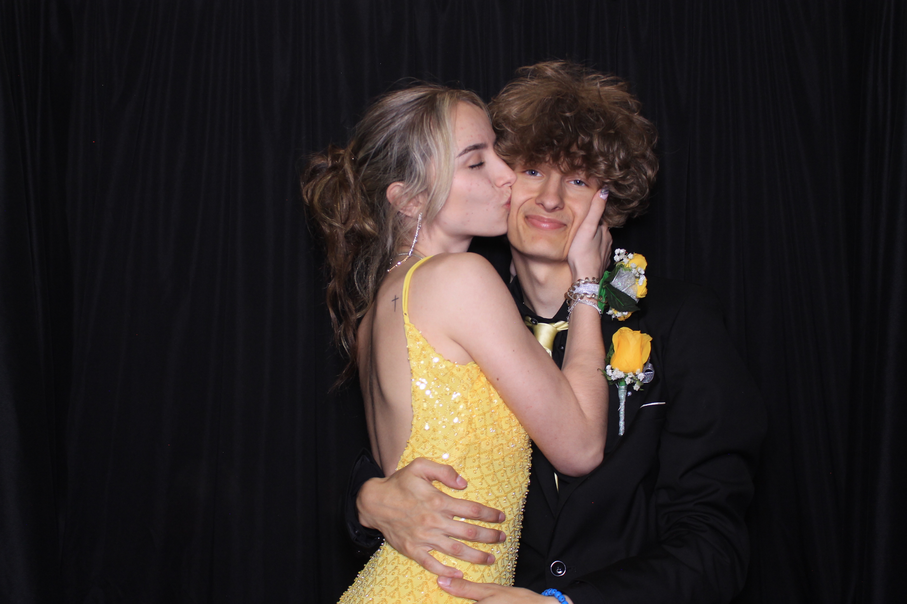 West Clermont 2025 Prom | View more photos from the event at gallery.photoboothcincy.com/u/PhotoBoothCincy/West-Clermont-2025-Prom