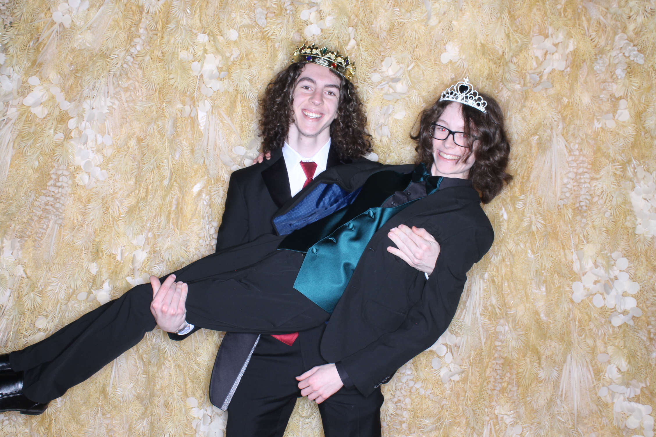 West Clermont 2025 Prom | View more photos from the event at gallery.photoboothcincy.com/u/PhotoBoothCincy/West-Clermont-2025-Prom