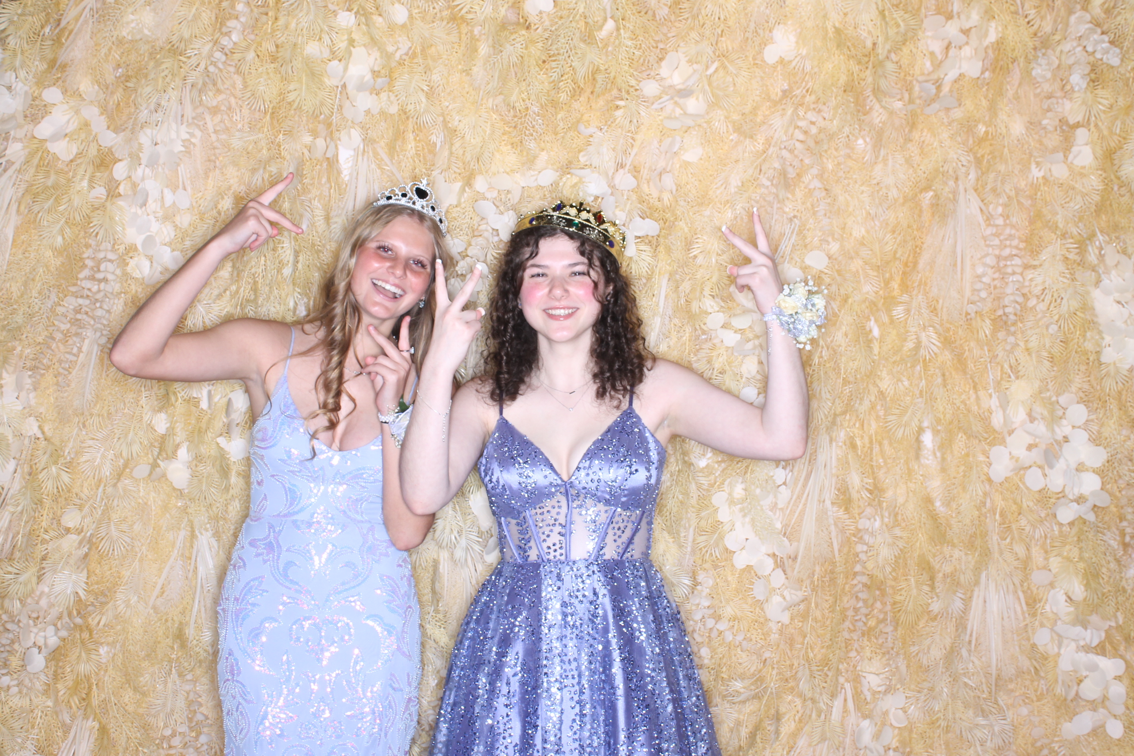 West Clermont 2025 Prom | View more photos from the event at gallery.photoboothcincy.com/u/PhotoBoothCincy/West-Clermont-2025-Prom