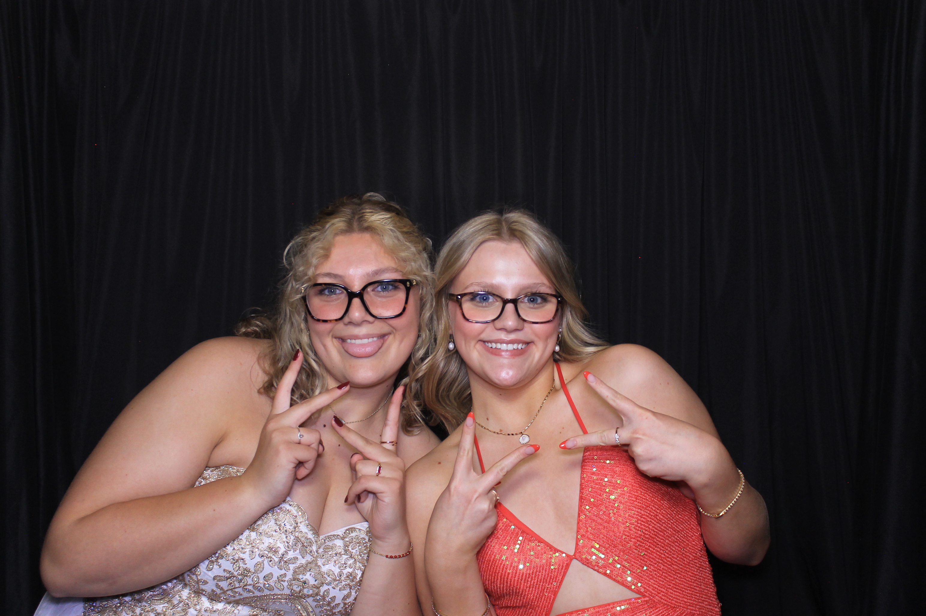 West Clermont 2025 Prom | View more photos from the event at gallery.photoboothcincy.com/u/PhotoBoothCincy/West-Clermont-2025-Prom