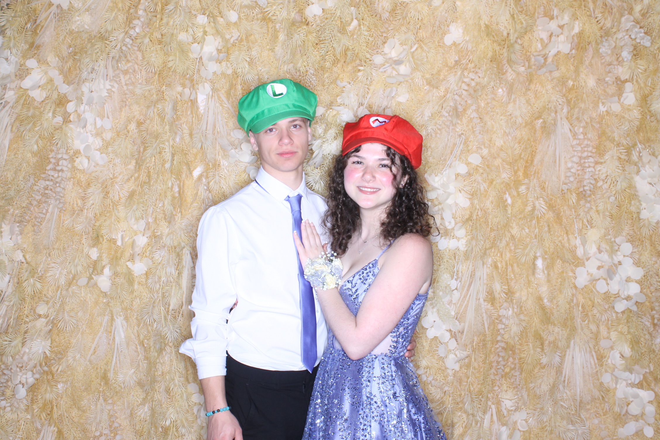West Clermont 2025 Prom | View more photos from the event at gallery.photoboothcincy.com/u/PhotoBoothCincy/West-Clermont-2025-Prom