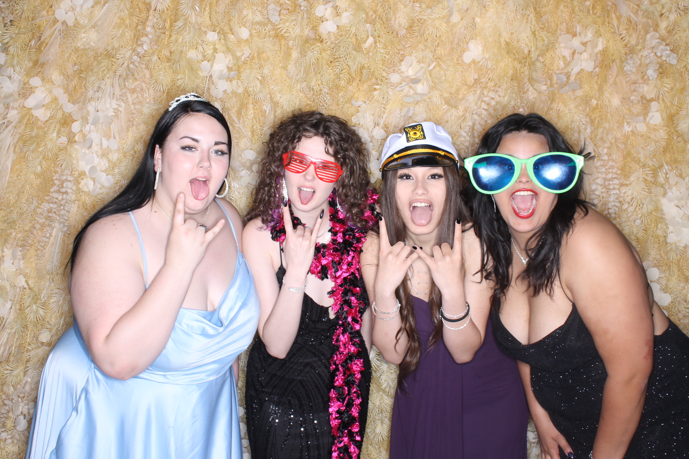 West Clermont 2025 Prom | View more photos from the event at gallery.photoboothcincy.com/u/PhotoBoothCincy/West-Clermont-2025-Prom