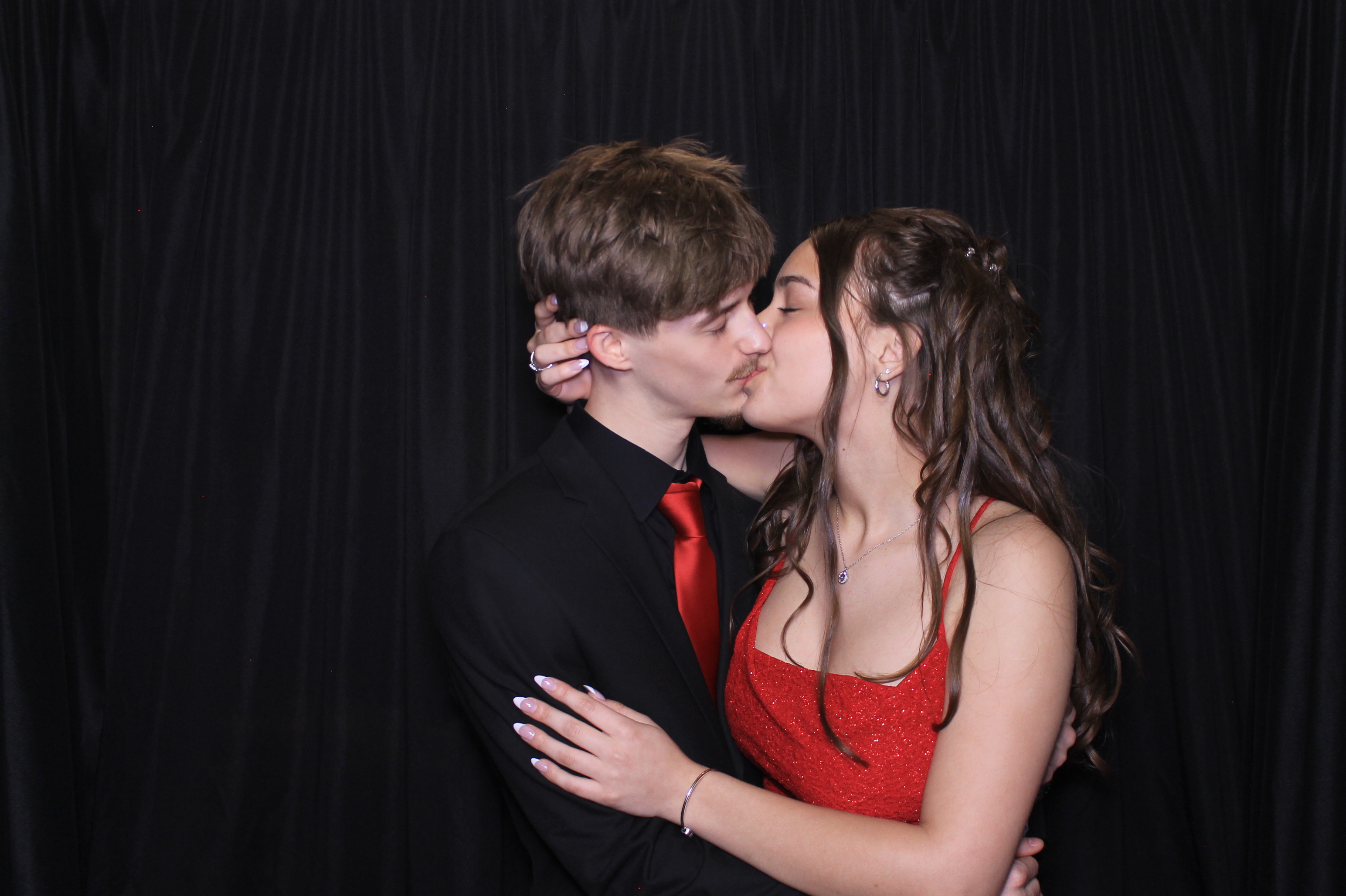 West Clermont 2025 Prom | View more photos from the event at gallery.photoboothcincy.com/u/PhotoBoothCincy/West-Clermont-2025-Prom