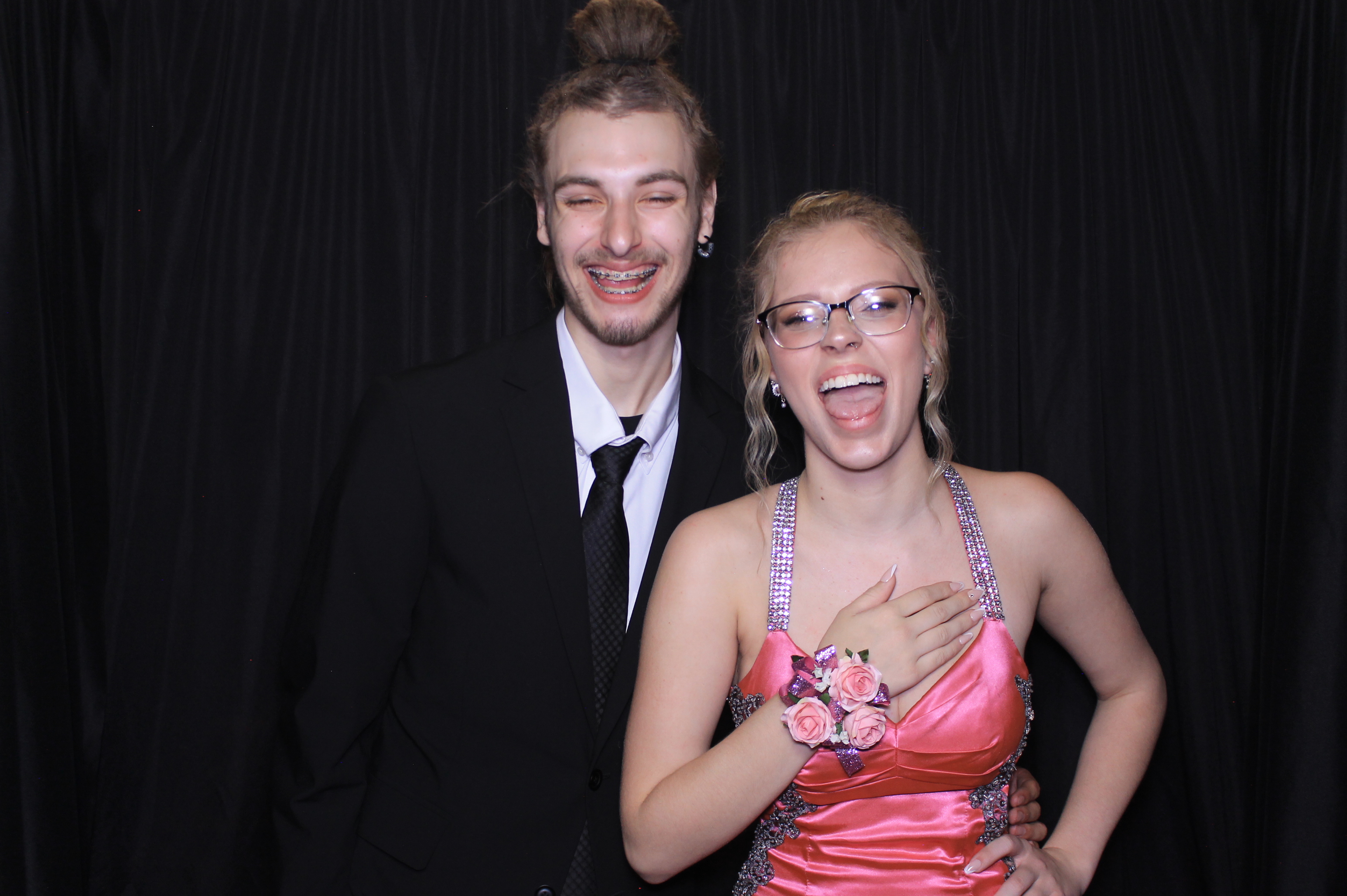 West Clermont 2025 Prom | View more photos from the event at gallery.photoboothcincy.com/u/PhotoBoothCincy/West-Clermont-2025-Prom