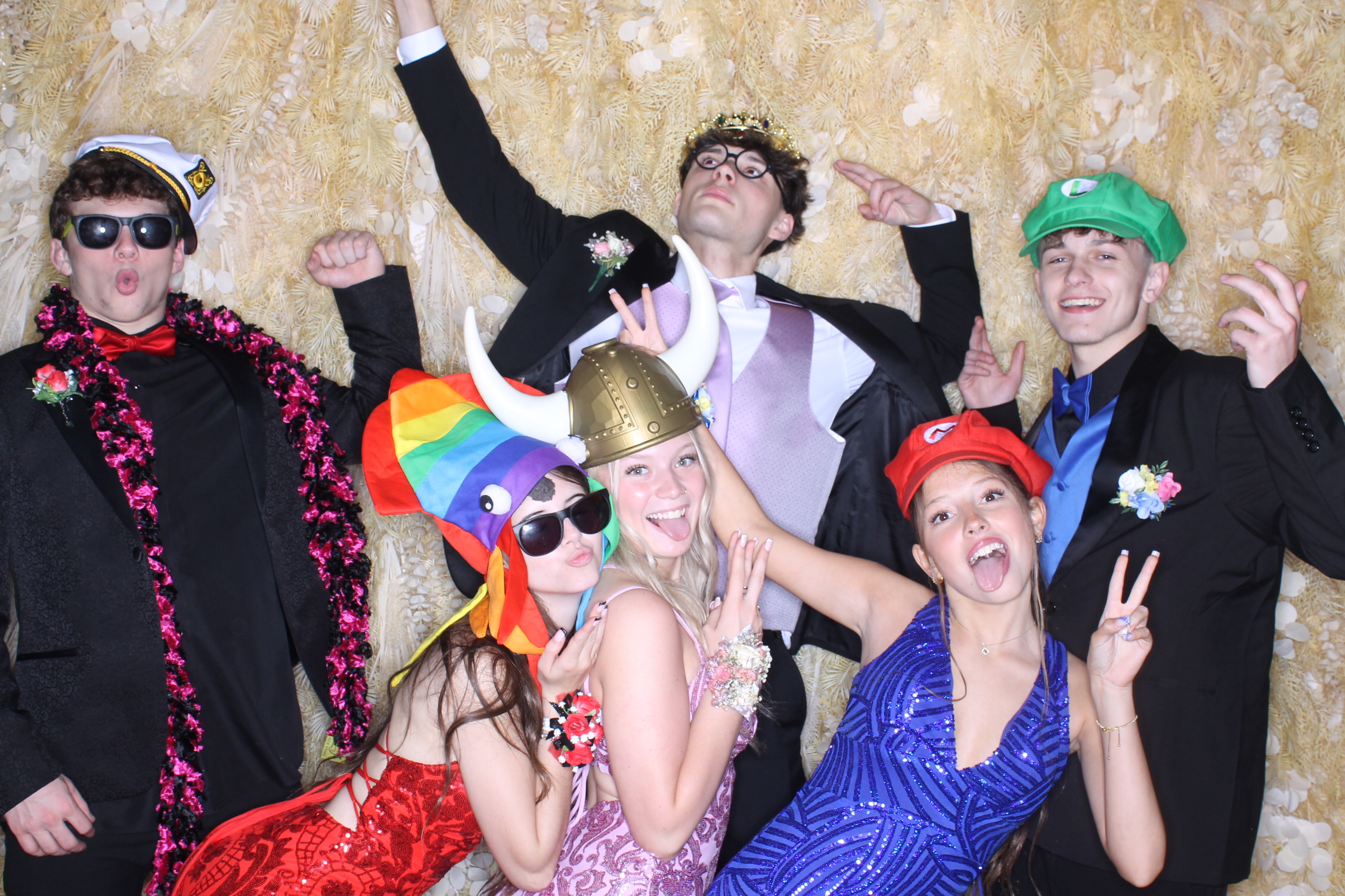West Clermont 2025 Prom | View more photos from the event at gallery.photoboothcincy.com/u/PhotoBoothCincy/West-Clermont-2025-Prom