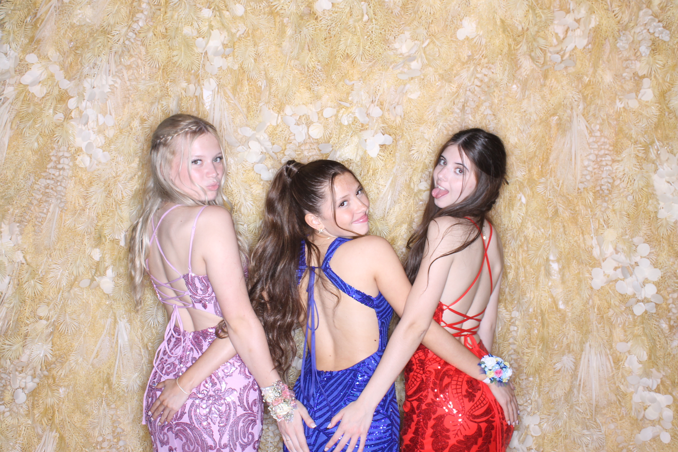 West Clermont 2025 Prom | View more photos from the event at gallery.photoboothcincy.com/u/PhotoBoothCincy/West-Clermont-2025-Prom