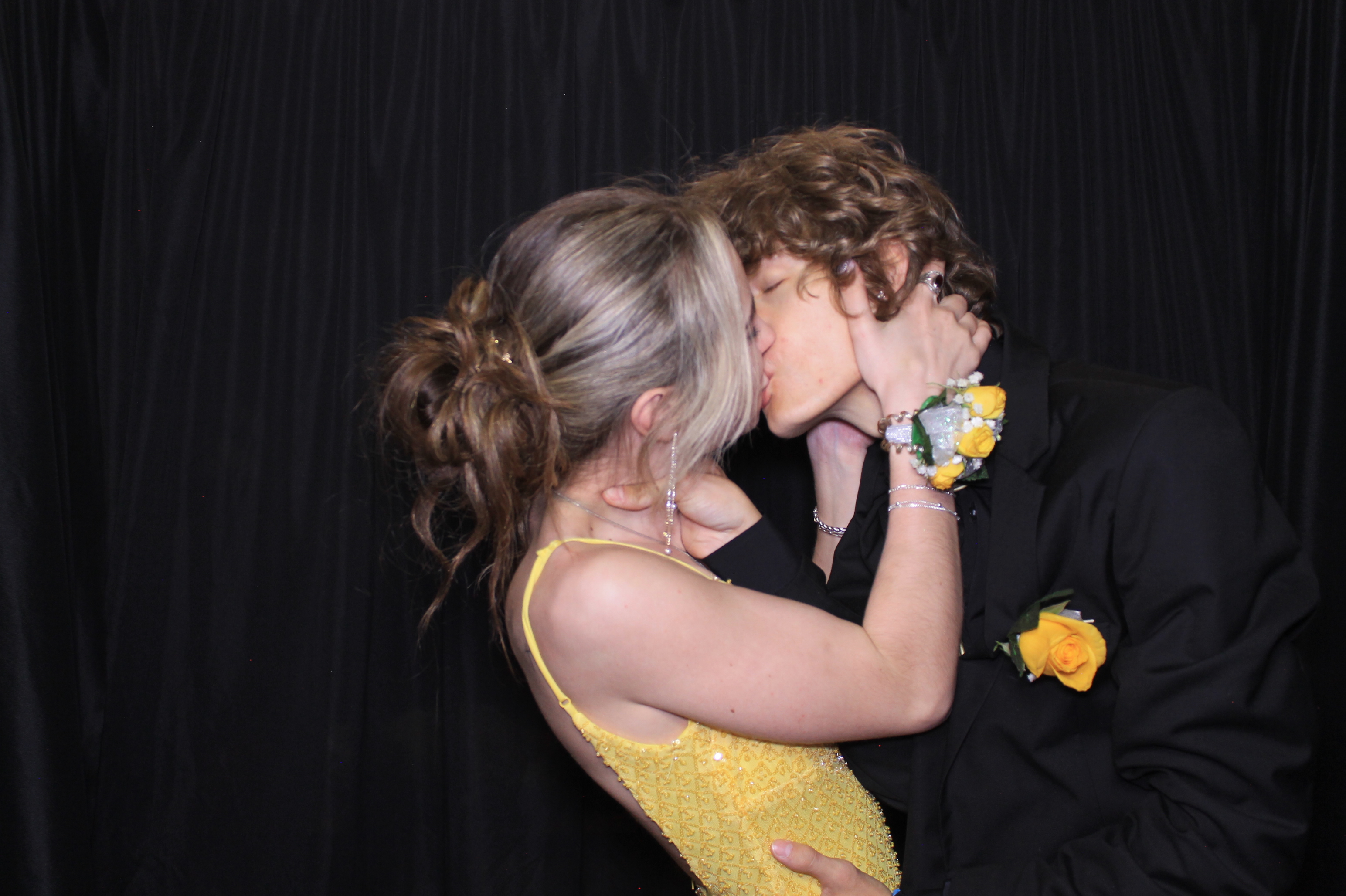 West Clermont 2025 Prom | View more photos from the event at gallery.photoboothcincy.com/u/PhotoBoothCincy/West-Clermont-2025-Prom