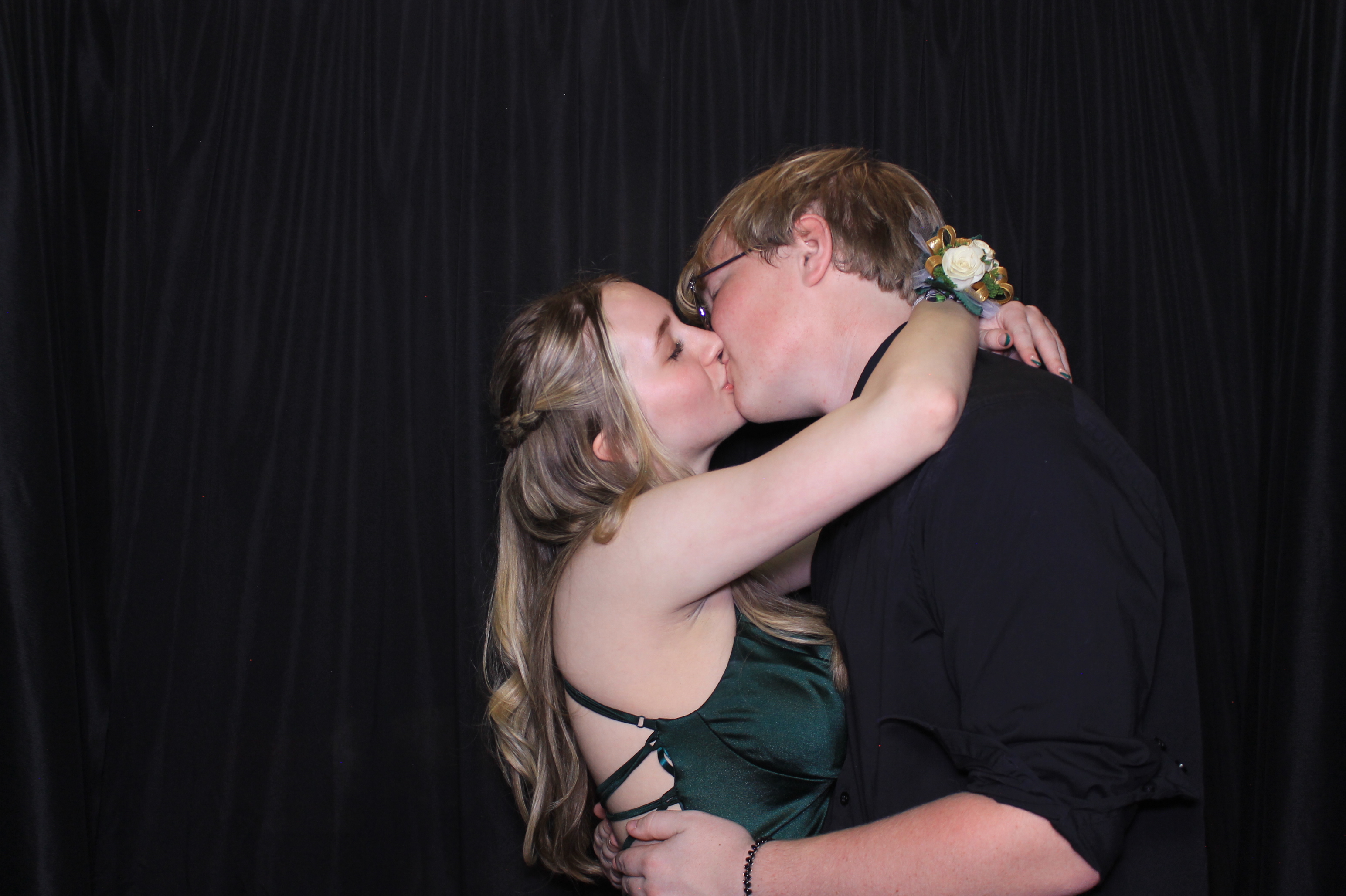 West Clermont 2025 Prom | View more photos from the event at gallery.photoboothcincy.com/u/PhotoBoothCincy/West-Clermont-2025-Prom