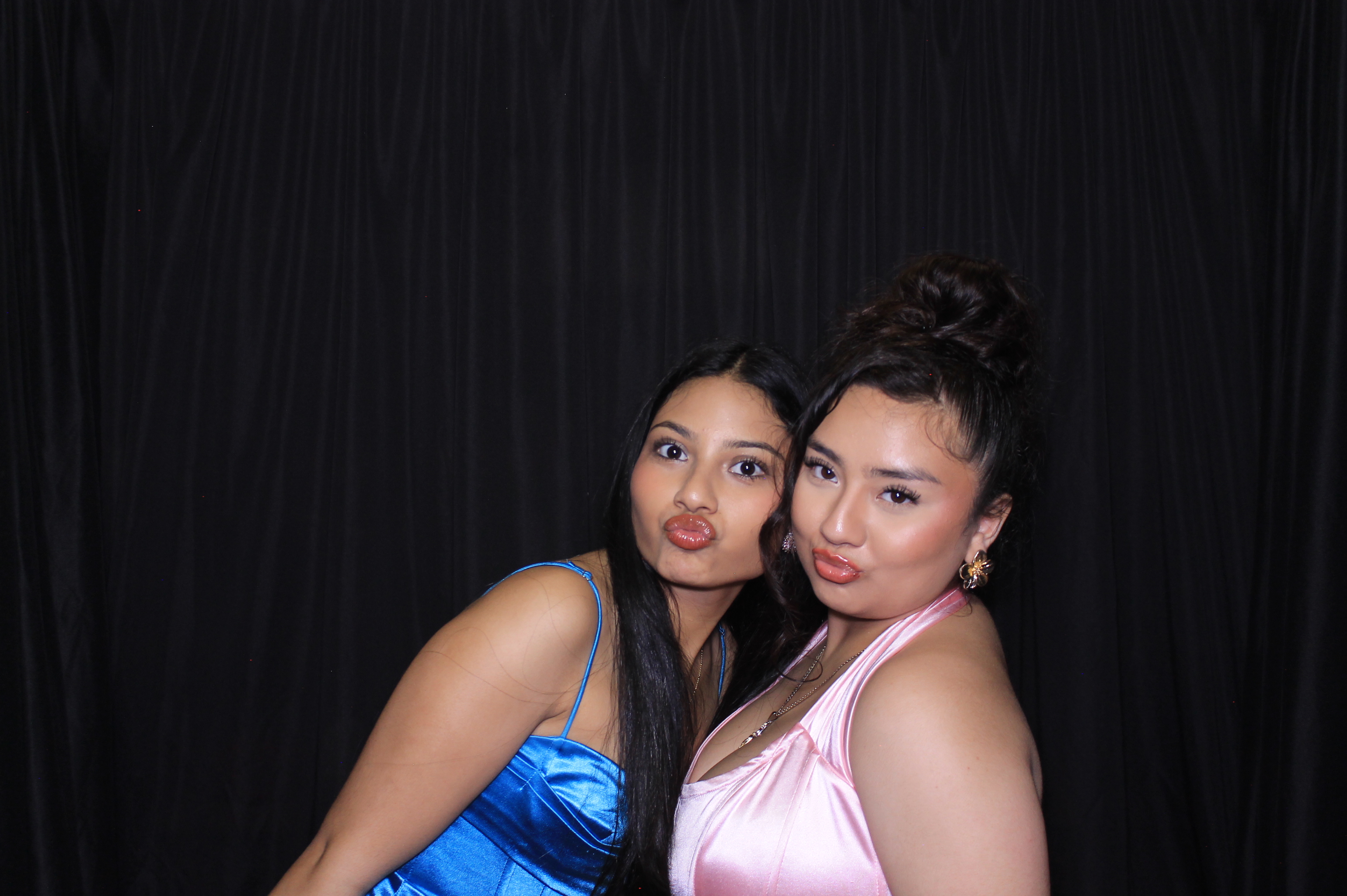 West Clermont 2025 Prom | View more photos from the event at gallery.photoboothcincy.com/u/PhotoBoothCincy/West-Clermont-2025-Prom